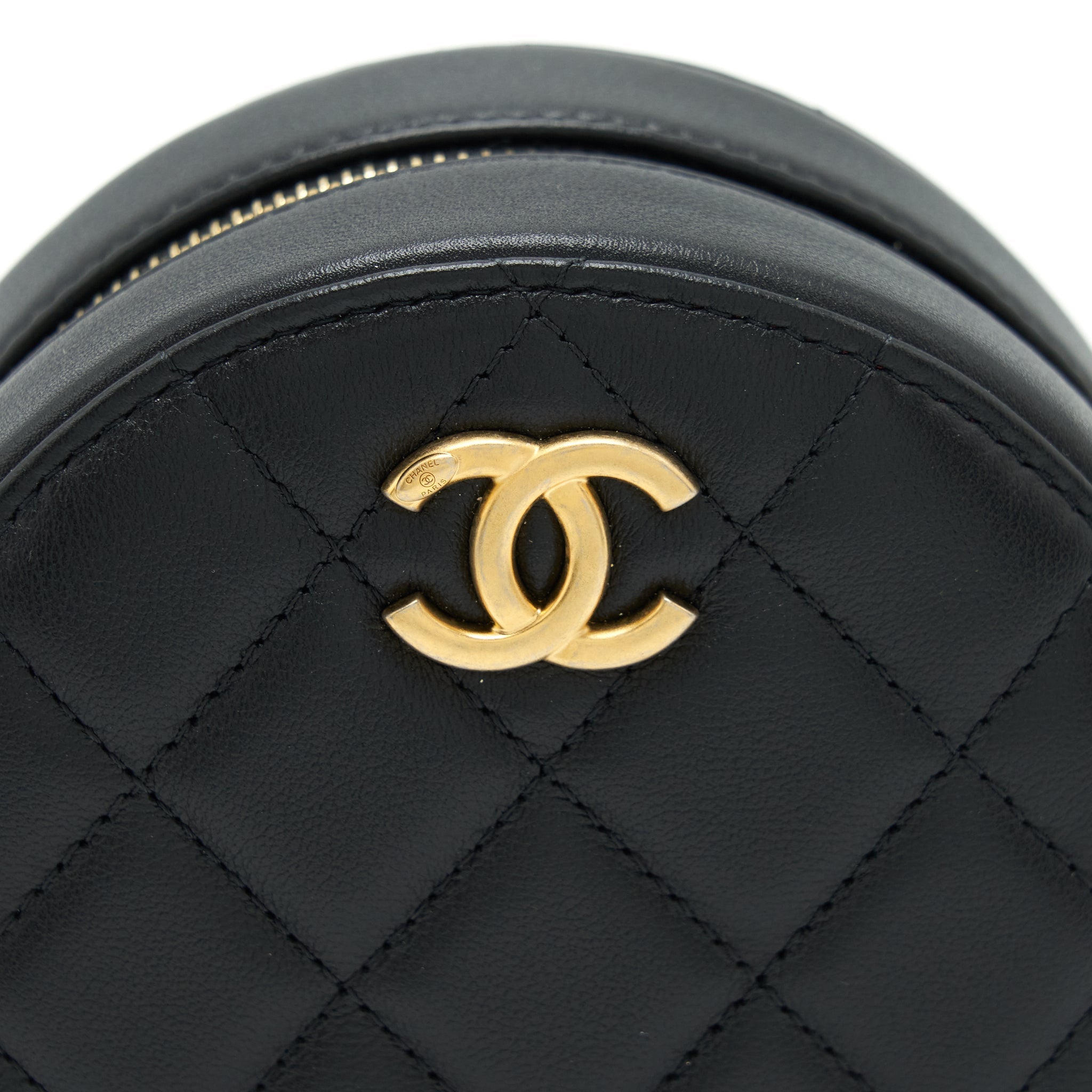 CHANEL PEARL ROUND CLUTCH WITH CHAIN CALFSKIN BLACK GHW