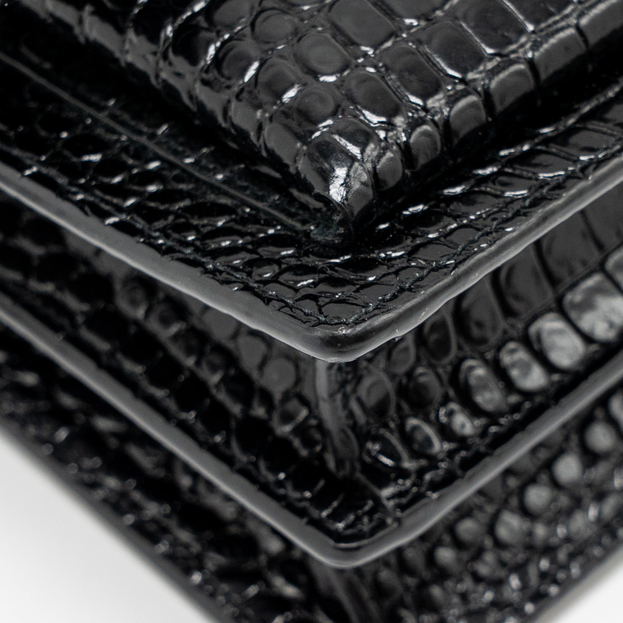 SAINT LAURENT/YSL SUNSET MEDIUM CROCODILE-EMBOSSED CALFSKIN BLACK GHW