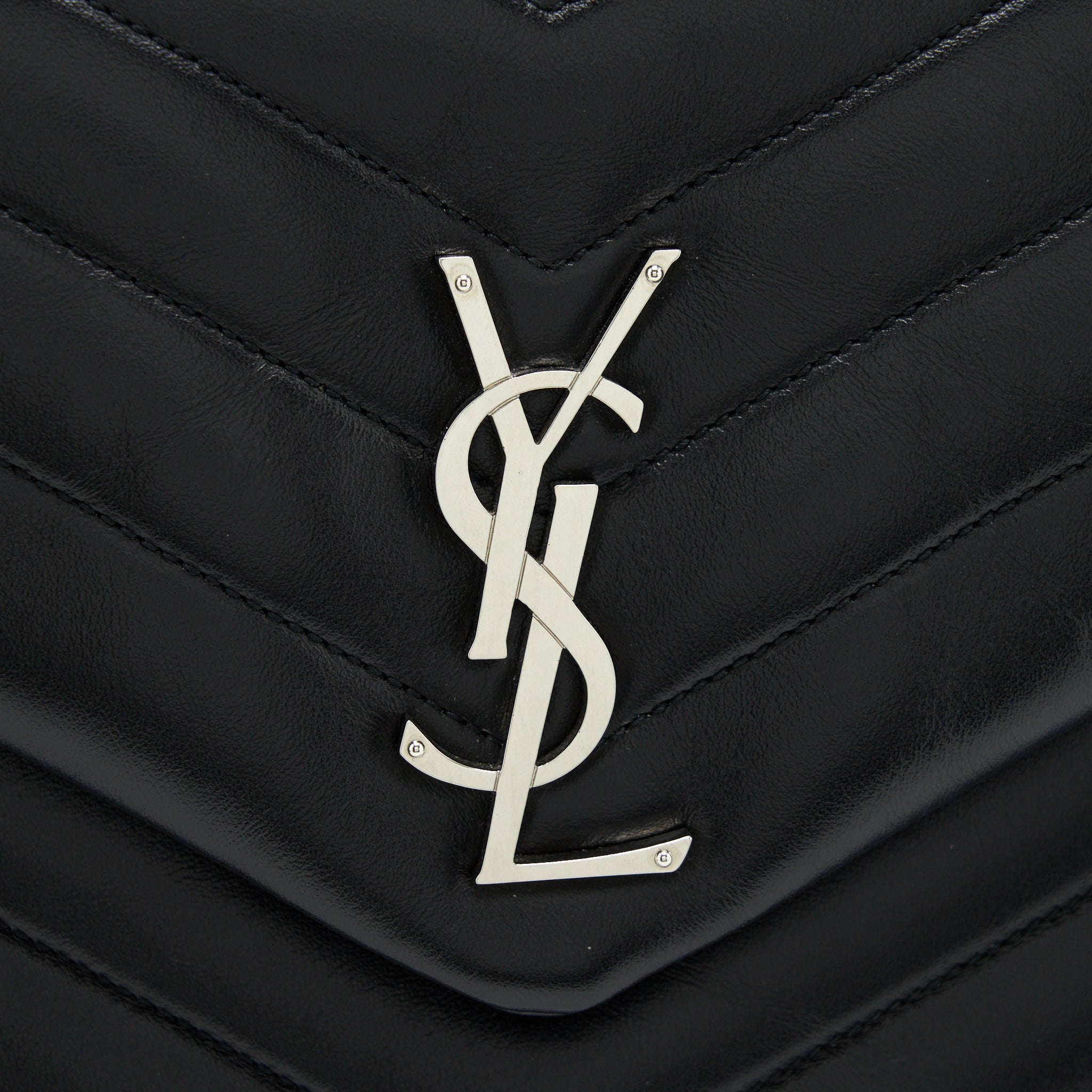 SAINT LAURENT / YSL LOULOU MEDIUM BAG CALFSKIN BLACK SHW