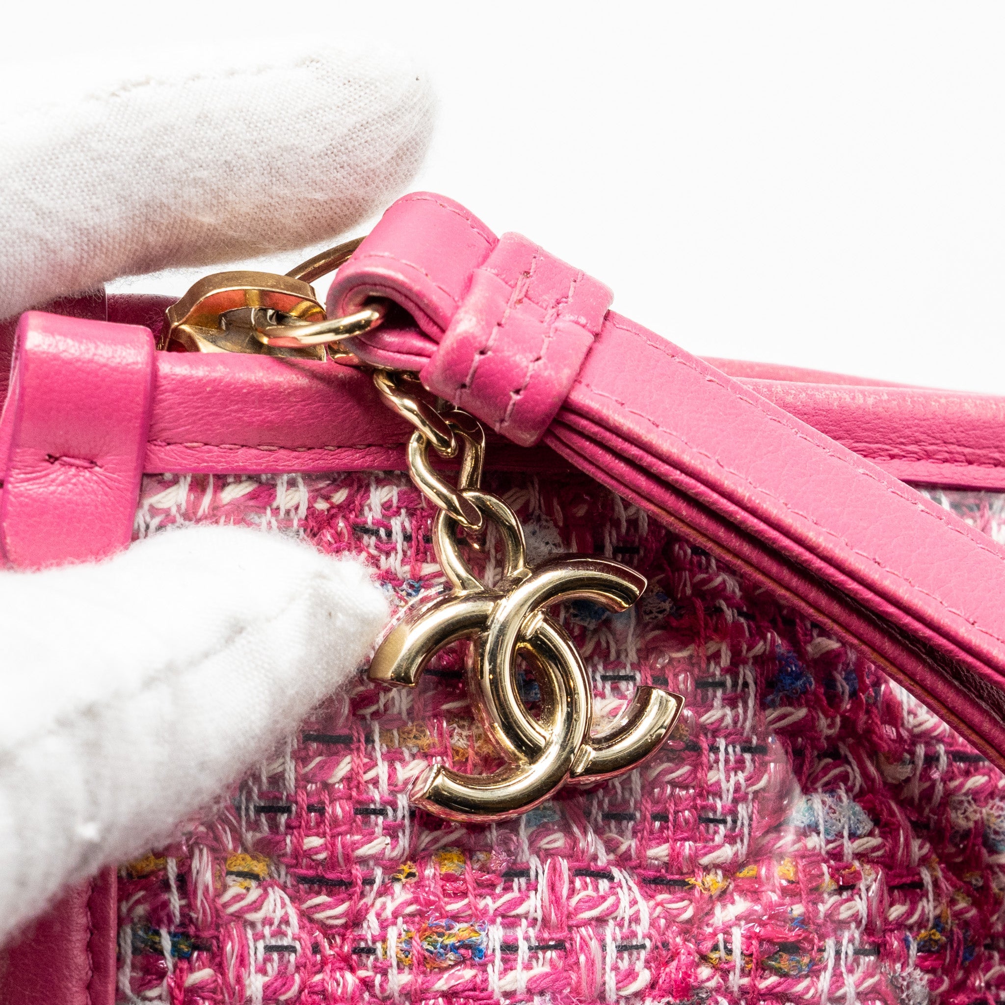 CHANEL 19S LOGO POUCH TWEED/PVC PINK GHW