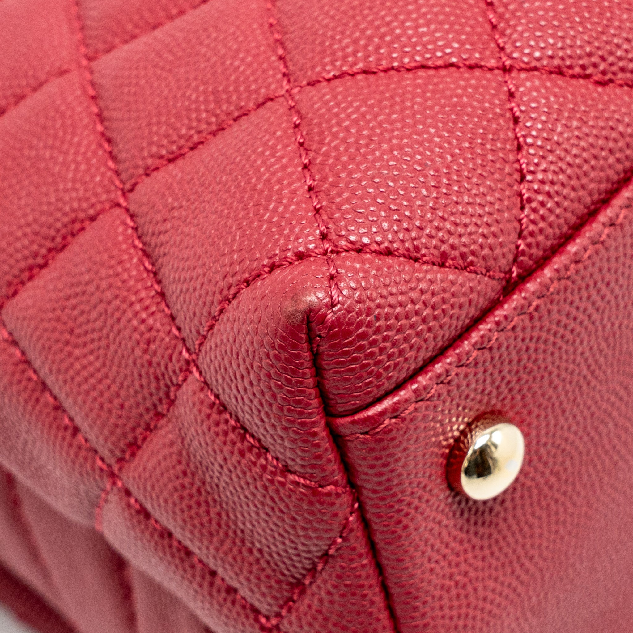 CHANEL MEDIUM COCO HANDLE CAVIAR RED GHW