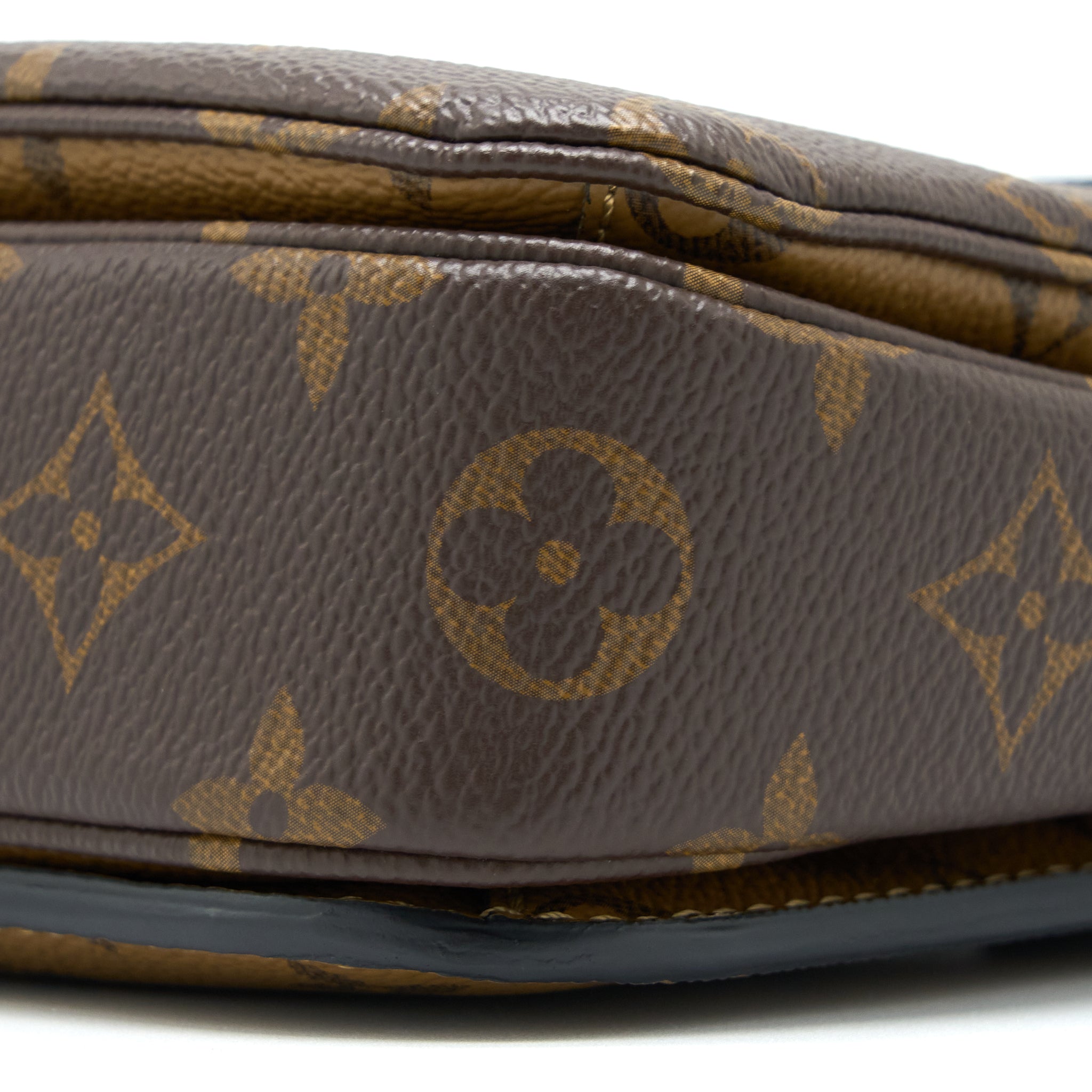 LOUIS VUITTON POCHETTE MÉTIS MONOGRAM REVERSE CANVAS GHW