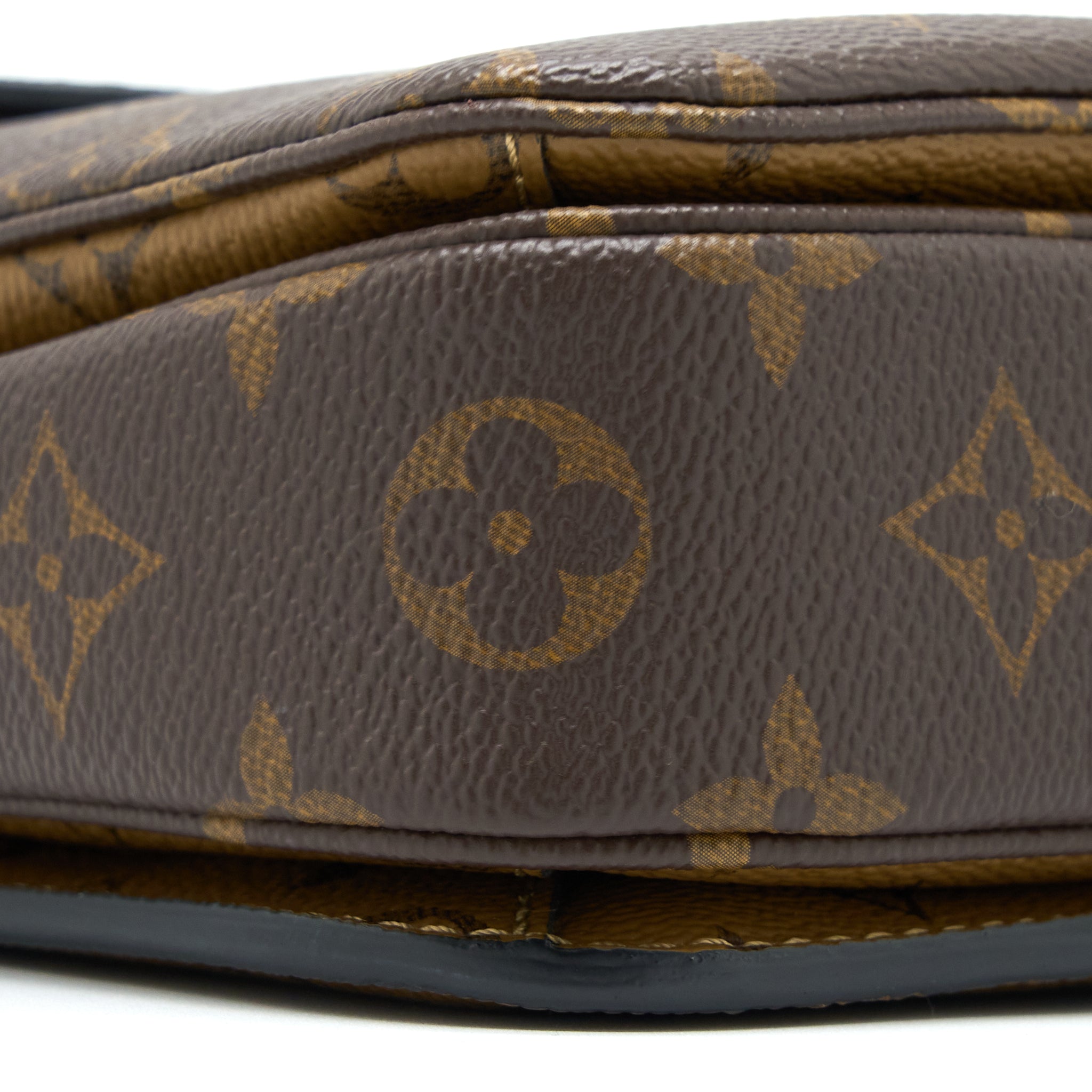 LOUIS VUITTON POCHETTE MÉTIS MONOGRAM REVERSE CANVAS GHW