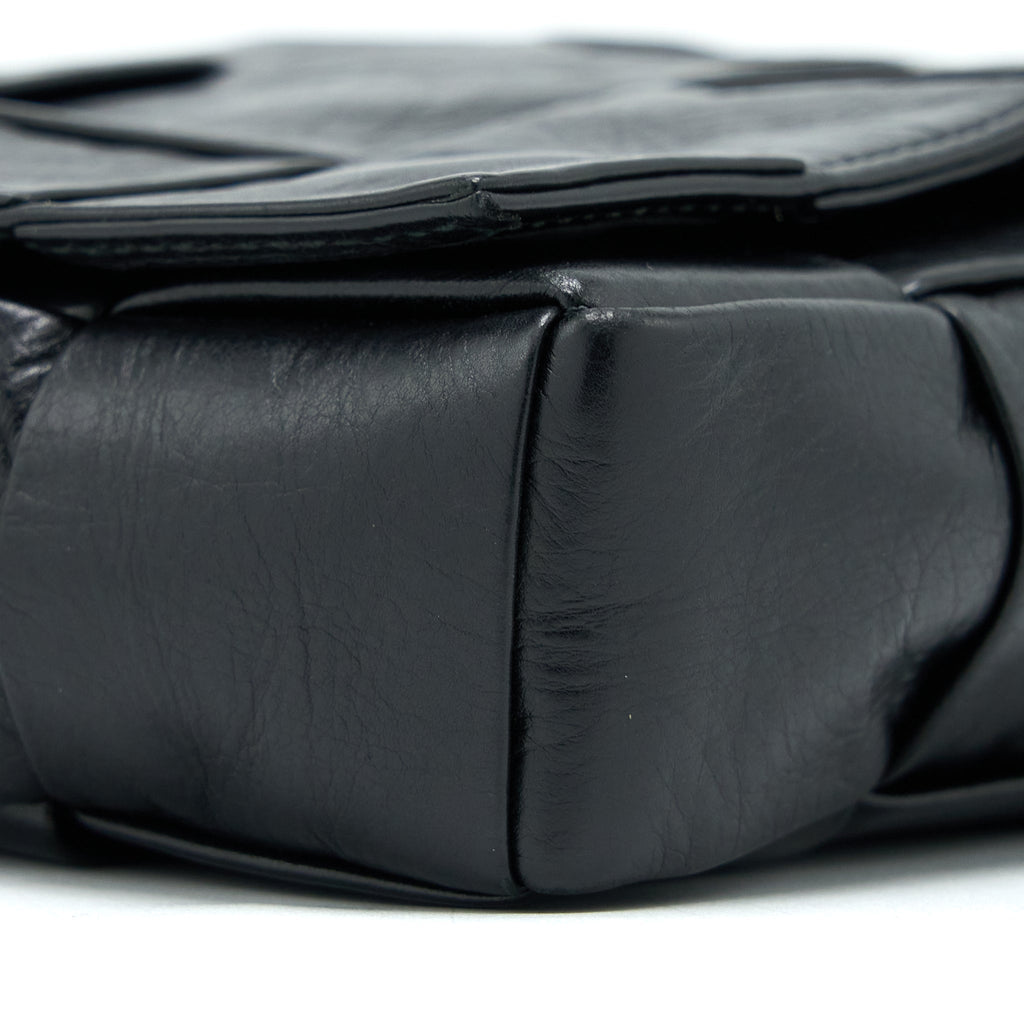 BOTTEGA VENETA CASSETTE BAG AGED CALFSKIN BLACK SHW
