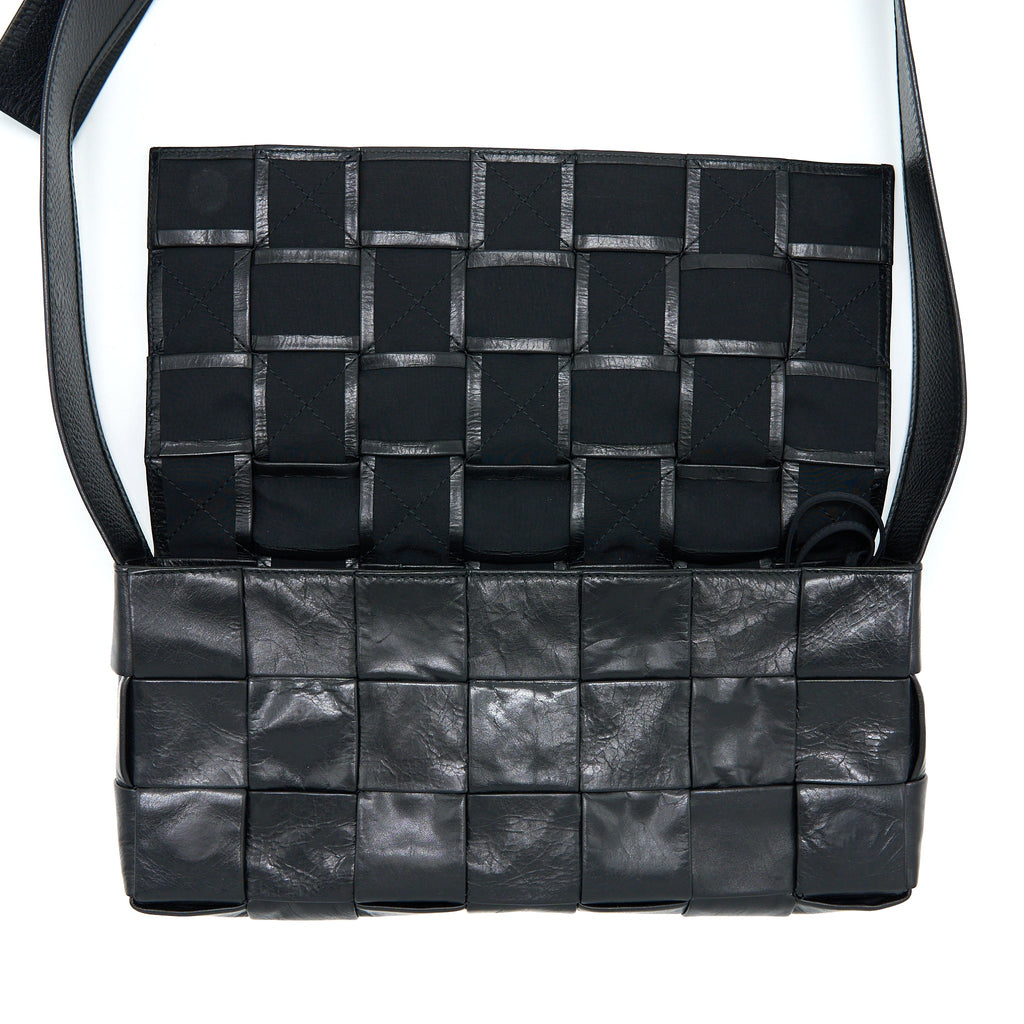 BOTTEGA VENETA CASSETTE BAG AGED CALFSKIN BLACK SHW