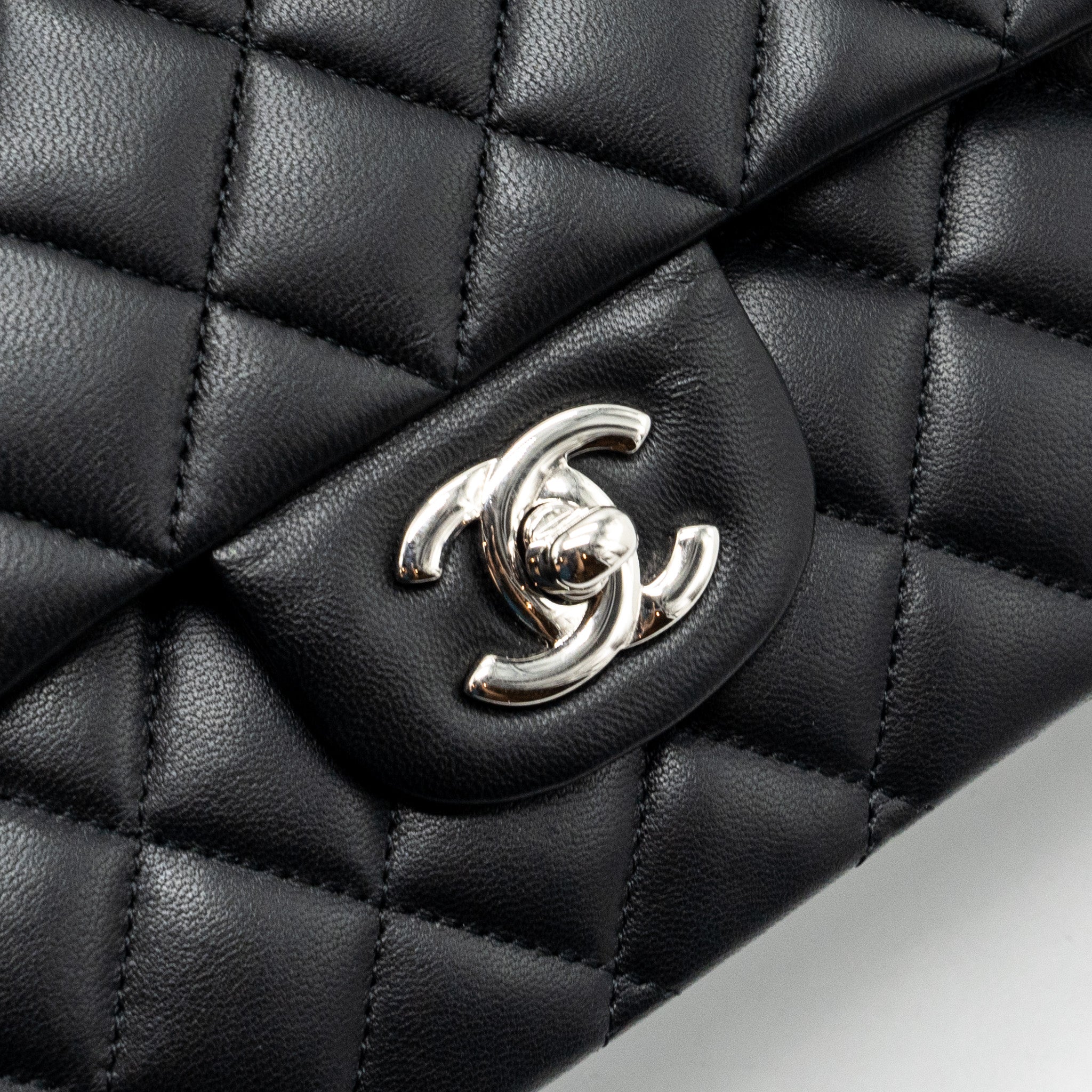 CHANEL MEDIUM CLASSIC DOUBLE FLAP BAG LAMBSKIN BLACK SHW