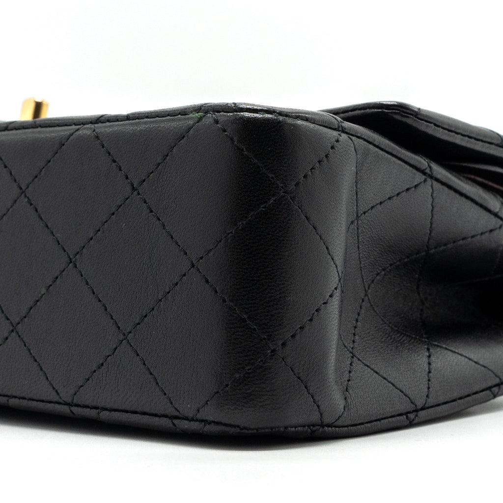 CHANEL MEDIUM CLASSIC DOUBLE FLAP BAG LAMBSKIN BLACK GHW
