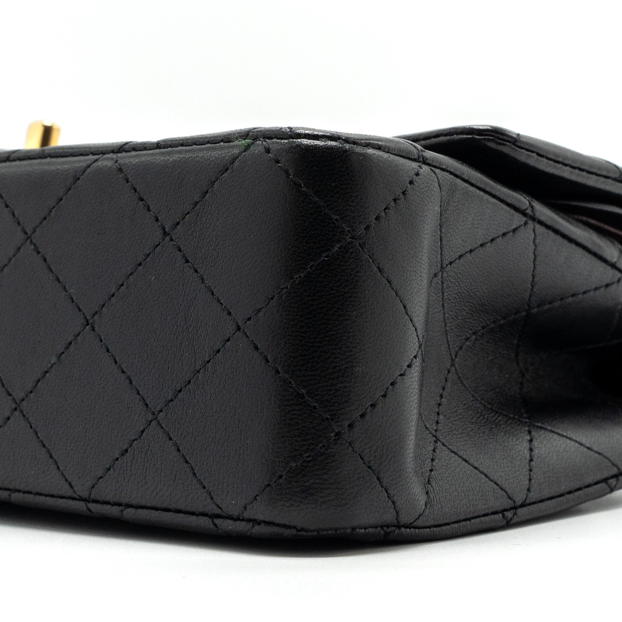 CHANEL MEDIUM CLASSIC DOUBLE FLAP BAG LAMBSKIN BLACK GHW