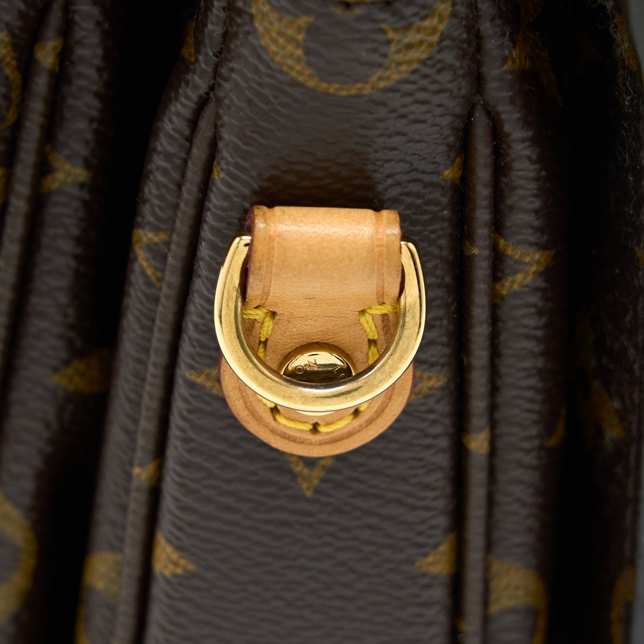 LOUIS VUITTON POCHETTE MÉTIS MONOGRAM CANVAS GHW