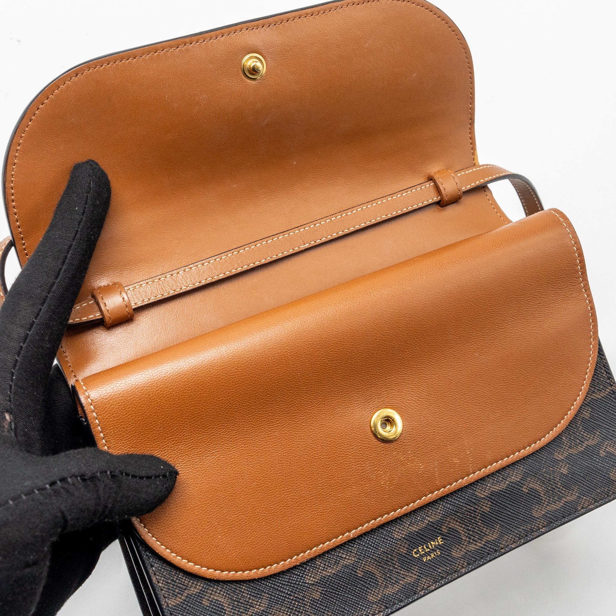 CELINE WALLET ON STRAP TRIOMPHE CANVAS / SMOOTH LAMBSKIN TAN GHW
