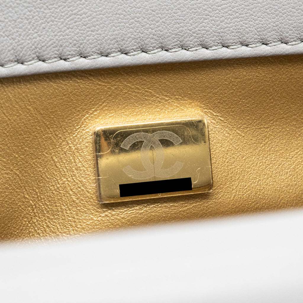 CHANEL PEARL CRUSH MINI SQUARE FLAP BAG LAMBSKIN LIGHT GREY GHW(MICROCHIP)