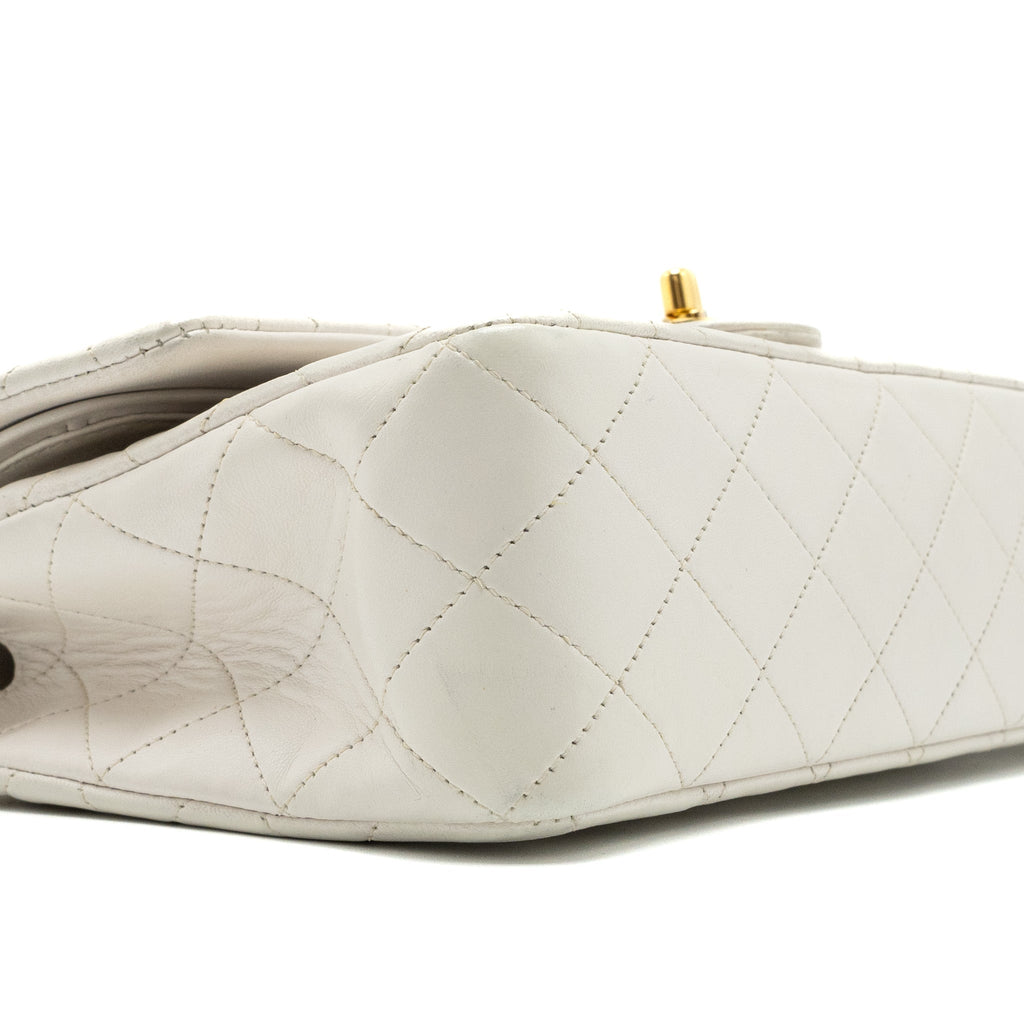 CHANEL VINTAGE MEDIUM CLASSIC DOUBLE FLAP BAG LAMBSKIN WHITE GHW