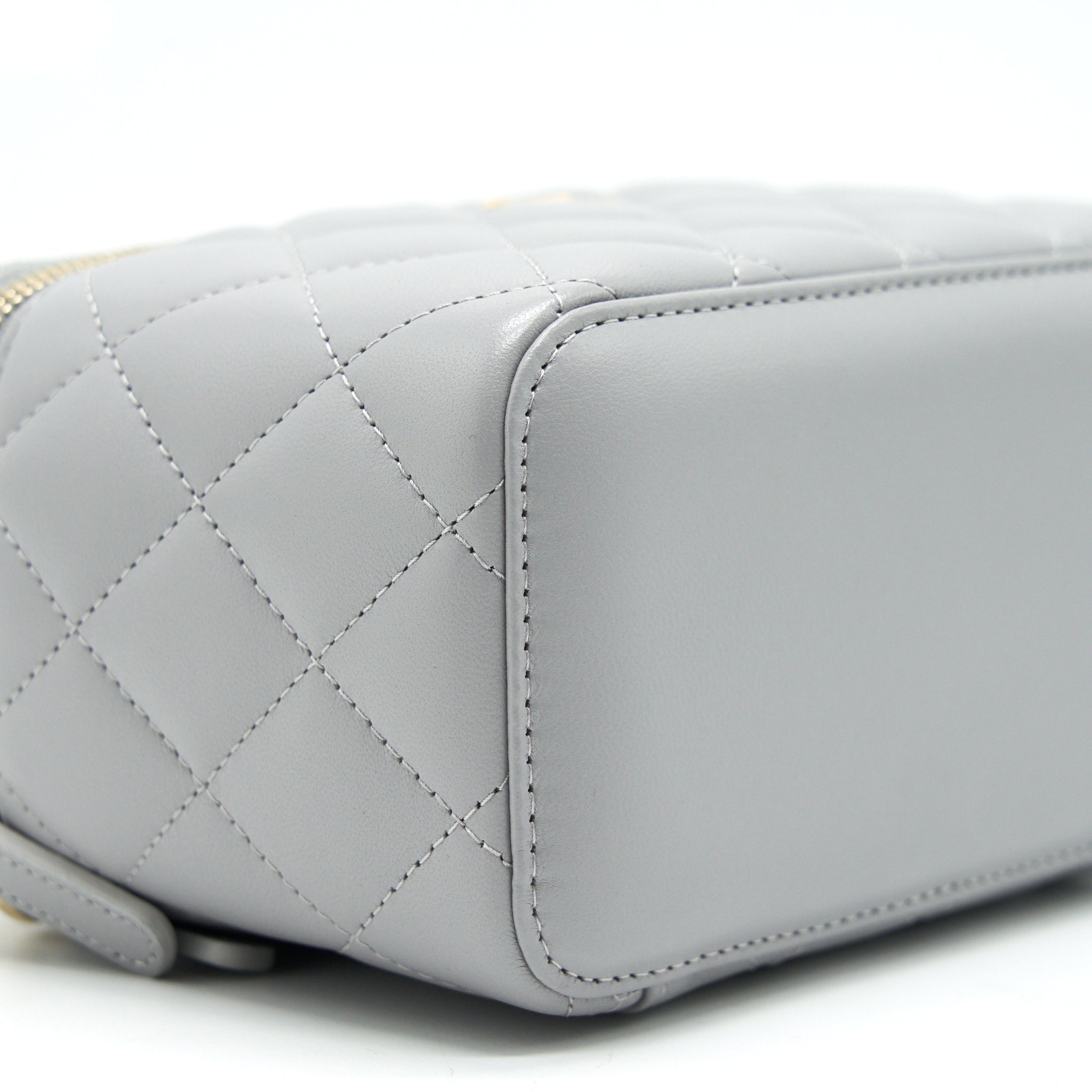 CHANEL 21B GREY GHW SMALL LONG VANITY