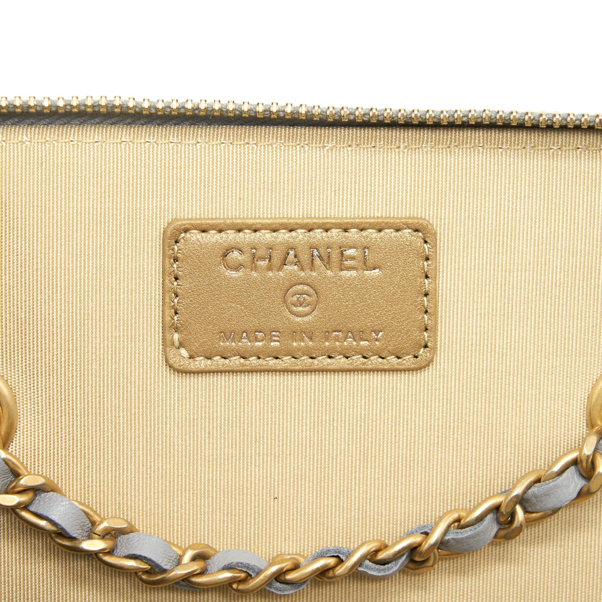 CHANEL 21B PEARL CRUSH LONG VANITY WITH CHAIN LIGHT GREY GHW