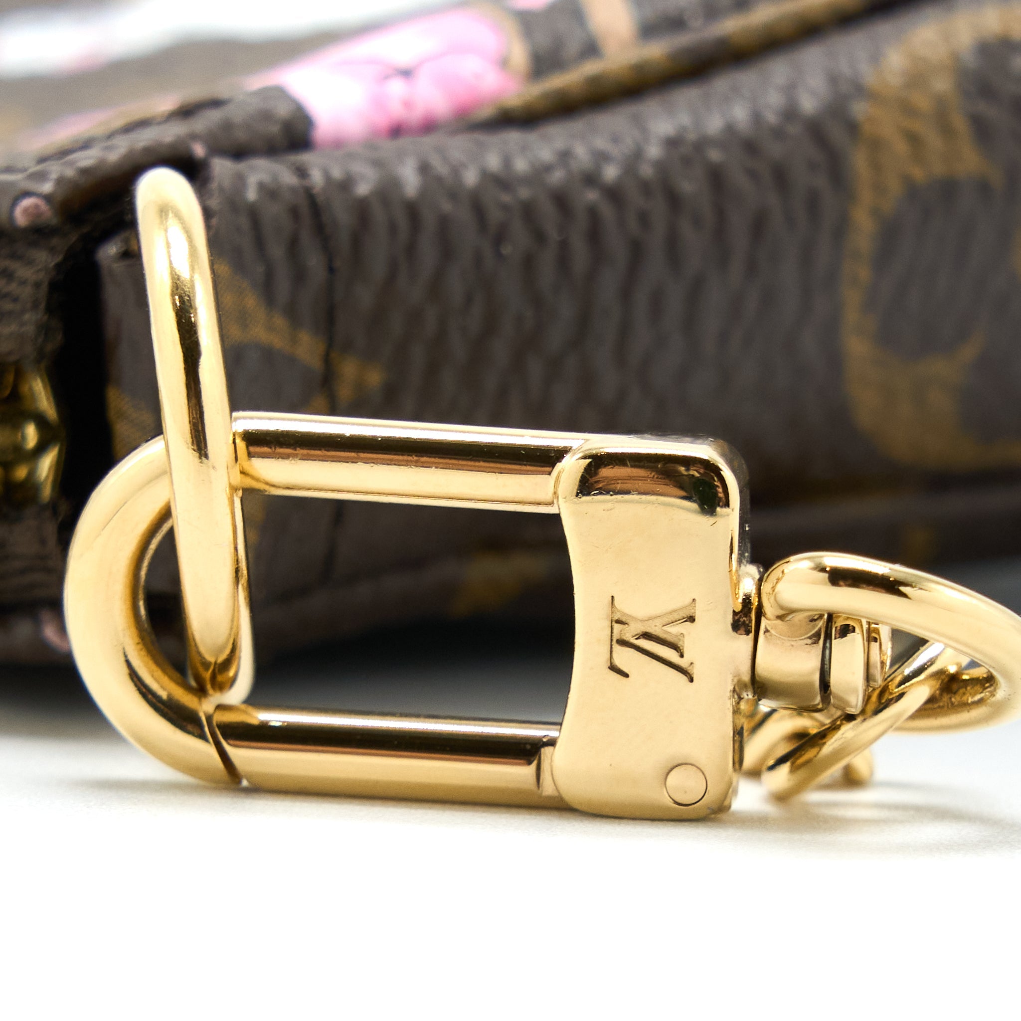 LOUIS VUITTON MINI POCHETTE ACCESSORIES LIMITED VIVIENNE HOLIDAYS JAPAN MONOGRAM CANVAS GHW