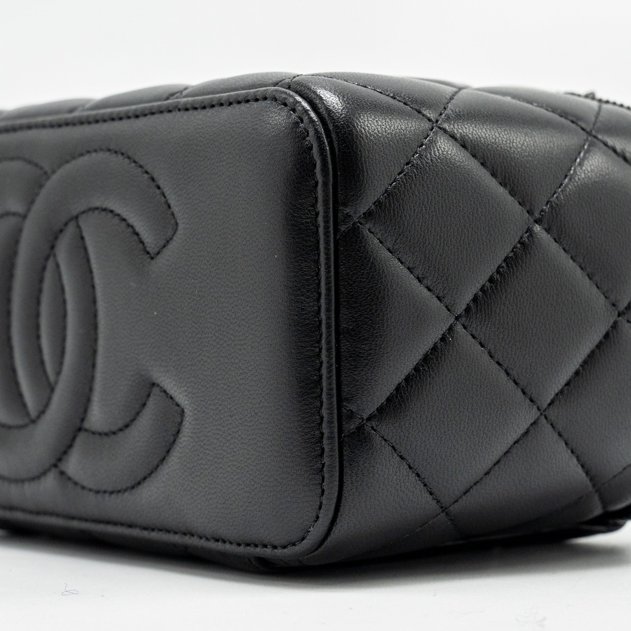 CHANEL LONG VANITY CASE LAMBSKIN SO BLACK (MICROCHIP)