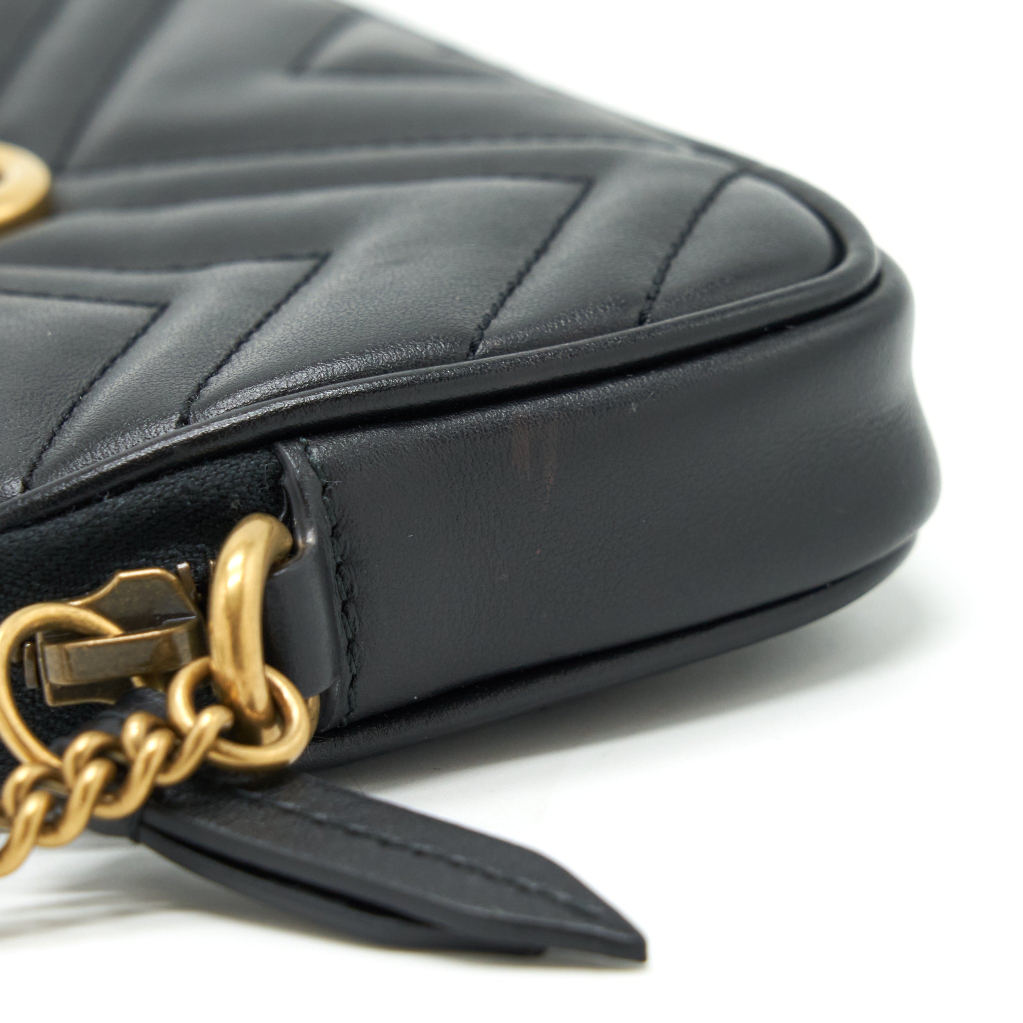 GUCCI GG MARMONT SMALL POUCH WITH CHAINS BLACK GHW
