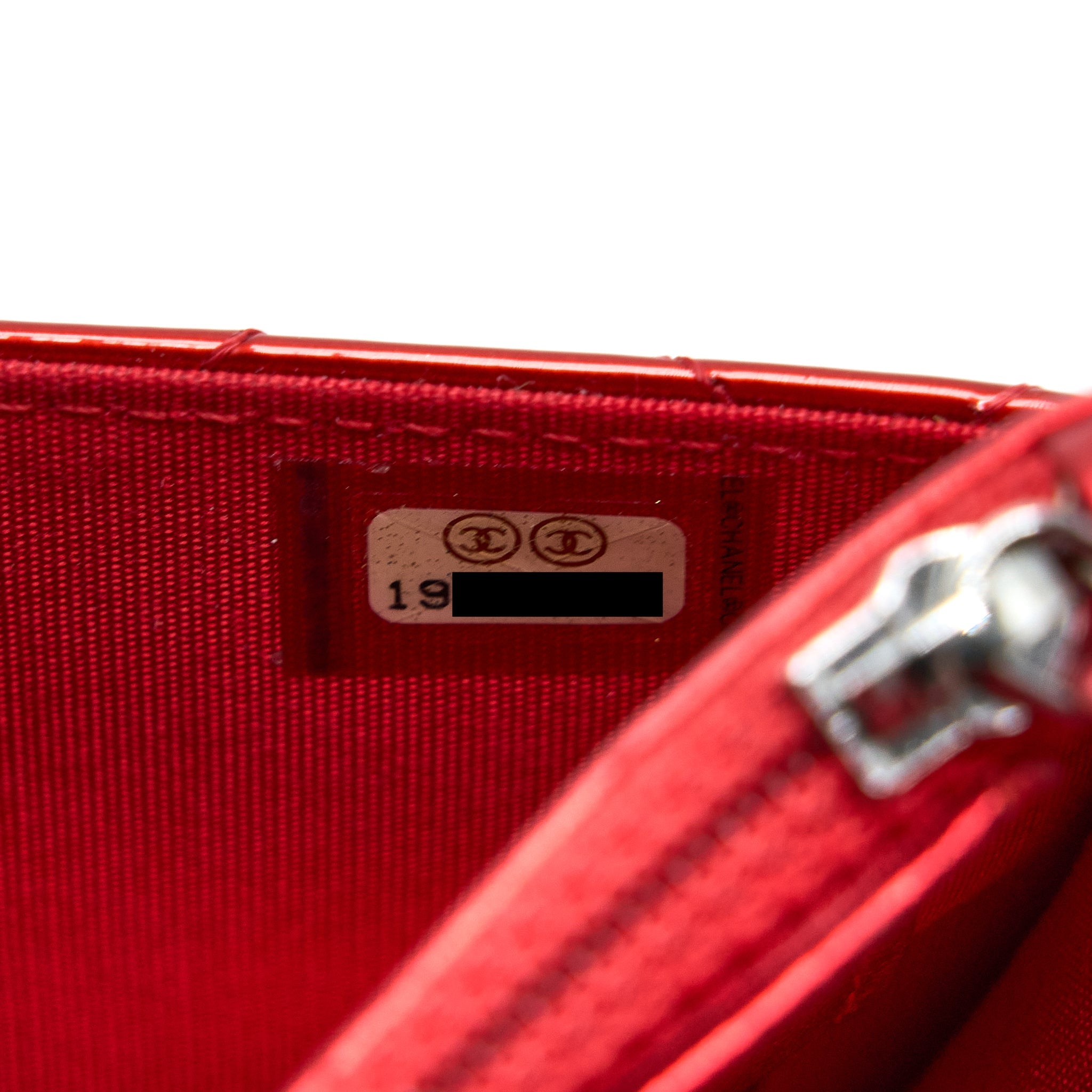CHANEL BOY WALLET ON CHAIN PATENT METALLIC RED SHW
