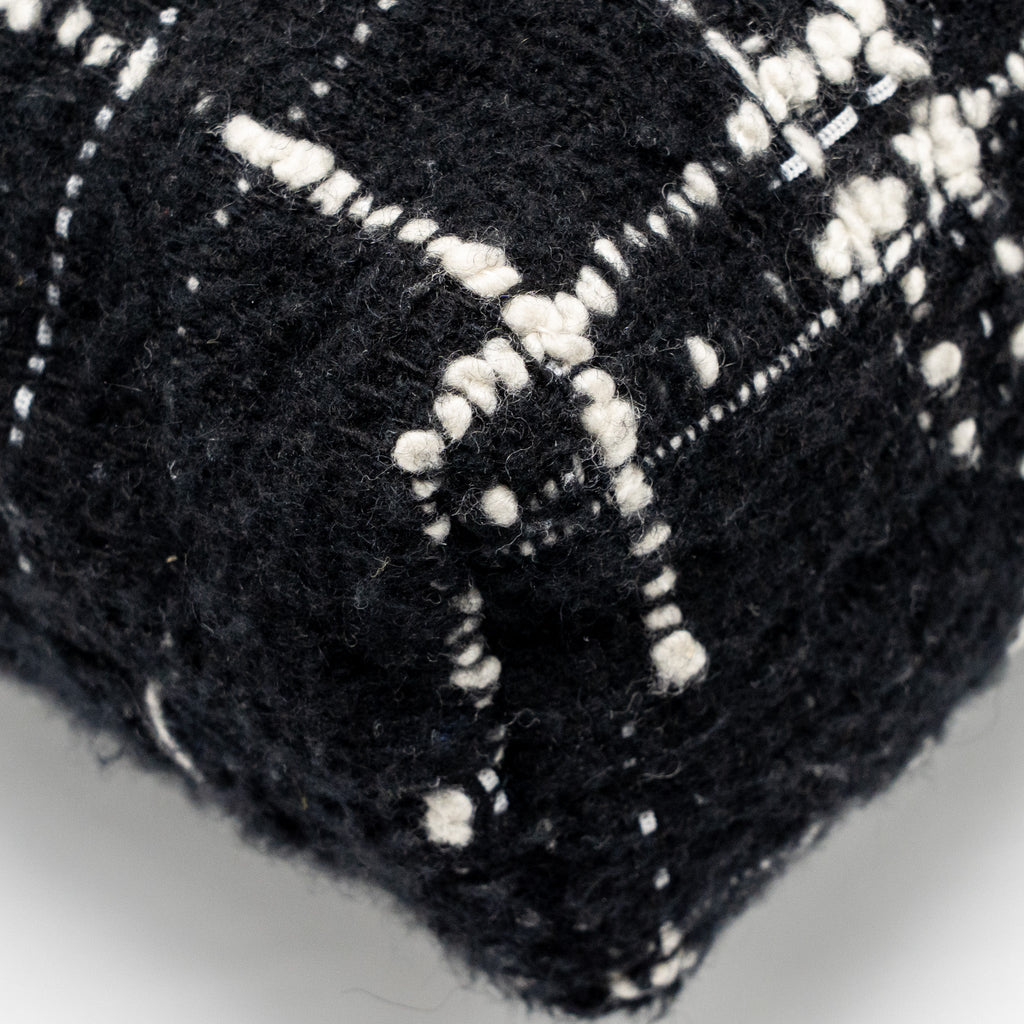 CHANEL MEDIUM 22 BAG QUILTED TWEED BLACK / MULTICOLOUR GHW (MICROCHIP)