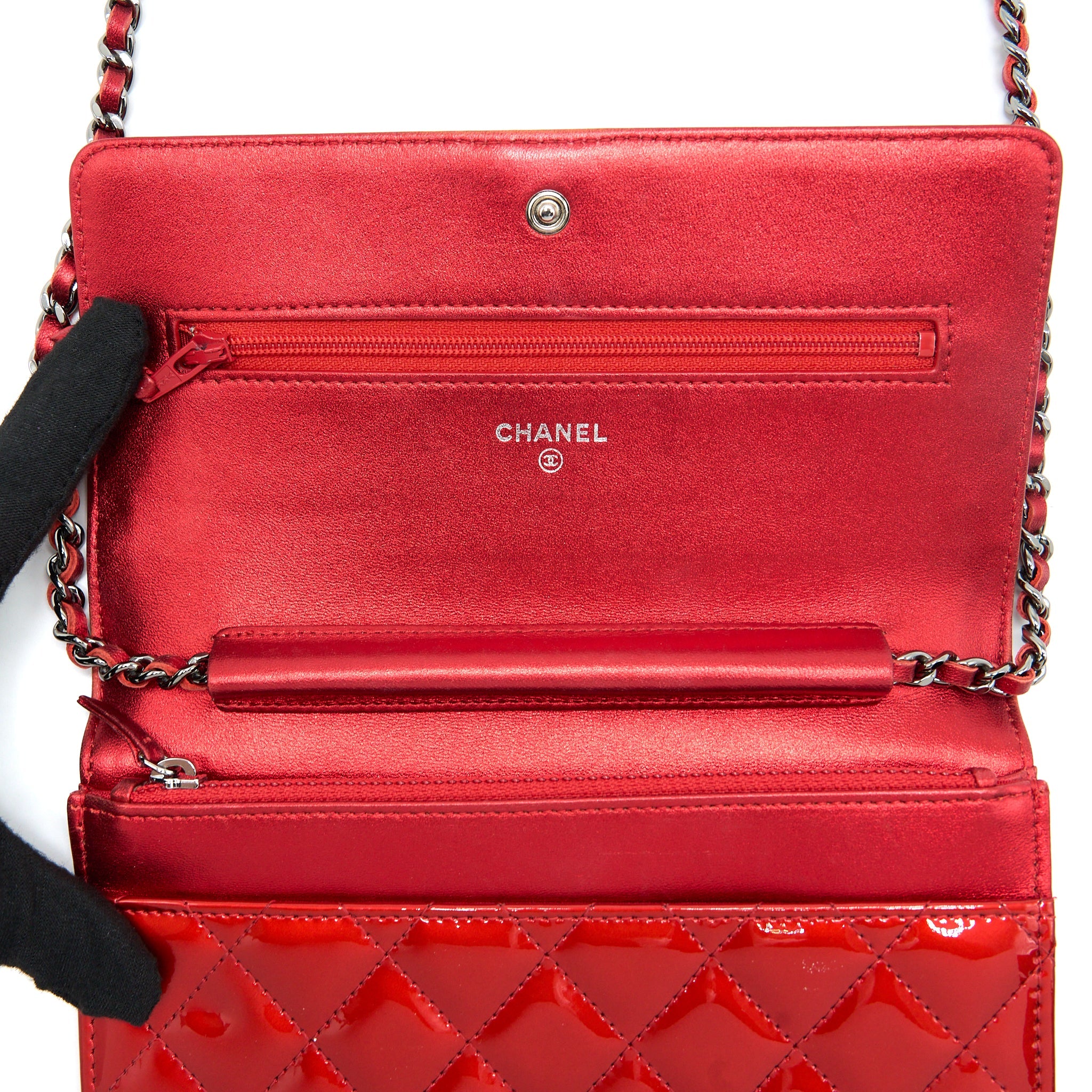 CHANEL BOY WALLET ON CHAIN PATENT METALLIC RED SHW