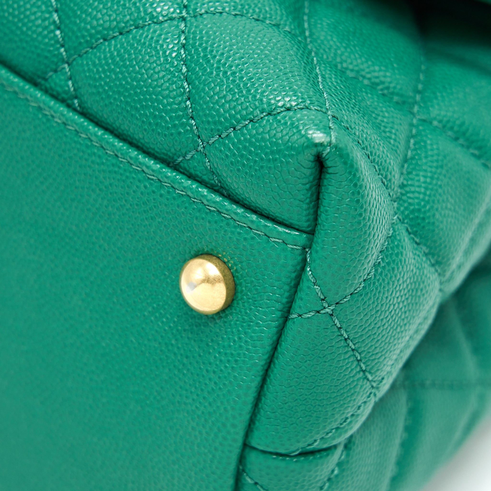 CHANEL COCOHANDLE FLAP BAG MEDIUM GREEN WITH GHW