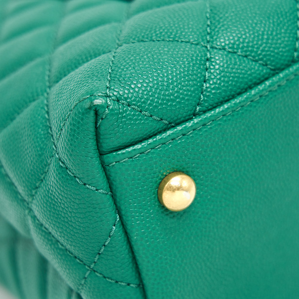 CHANEL COCOHANDLE FLAP BAG MEDIUM GREEN WITH GHW