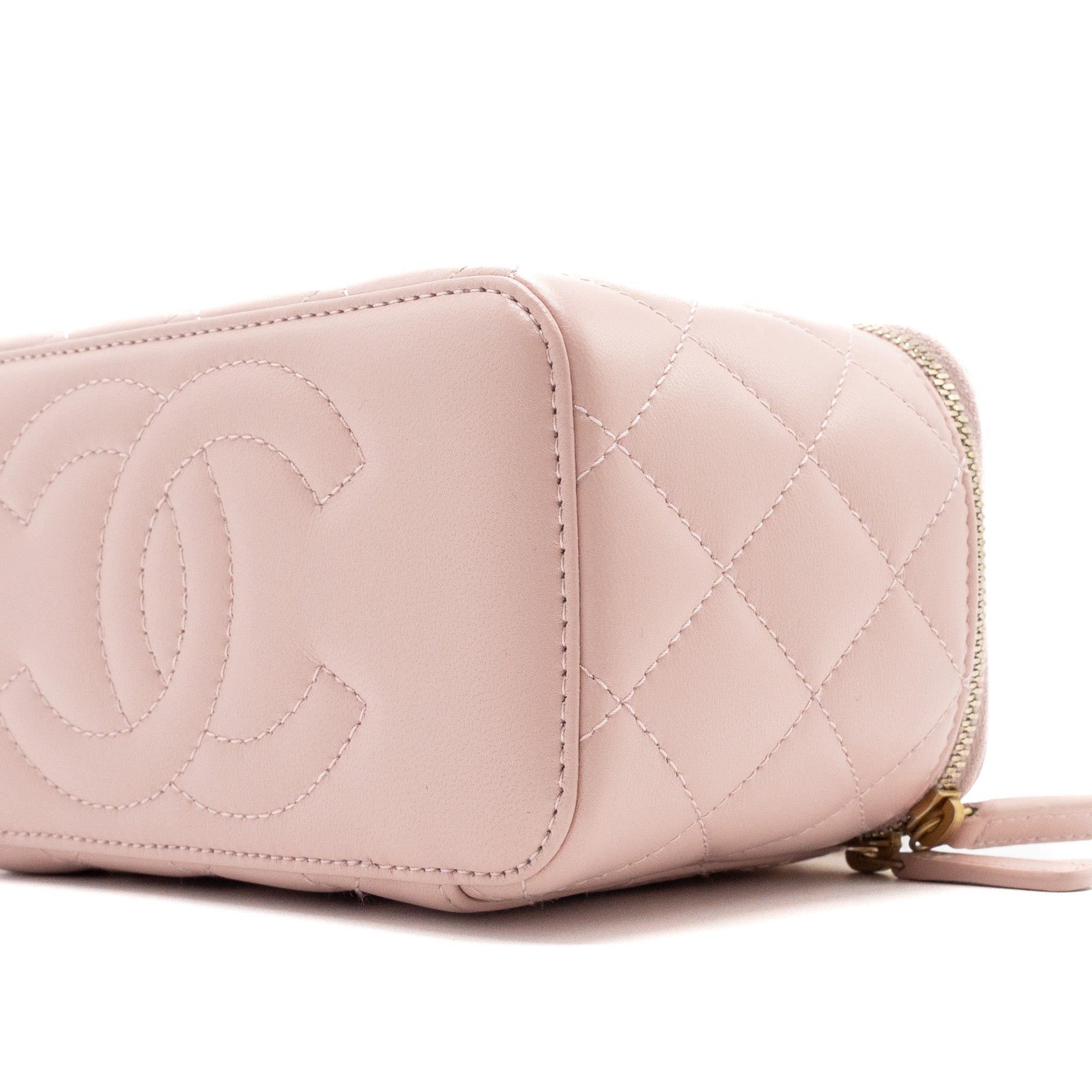CHANEL LONG VANITY CASE CAMELLIA CHAIN LAMBSKIN  LIGHT PINK GHW (MICROCHIP)