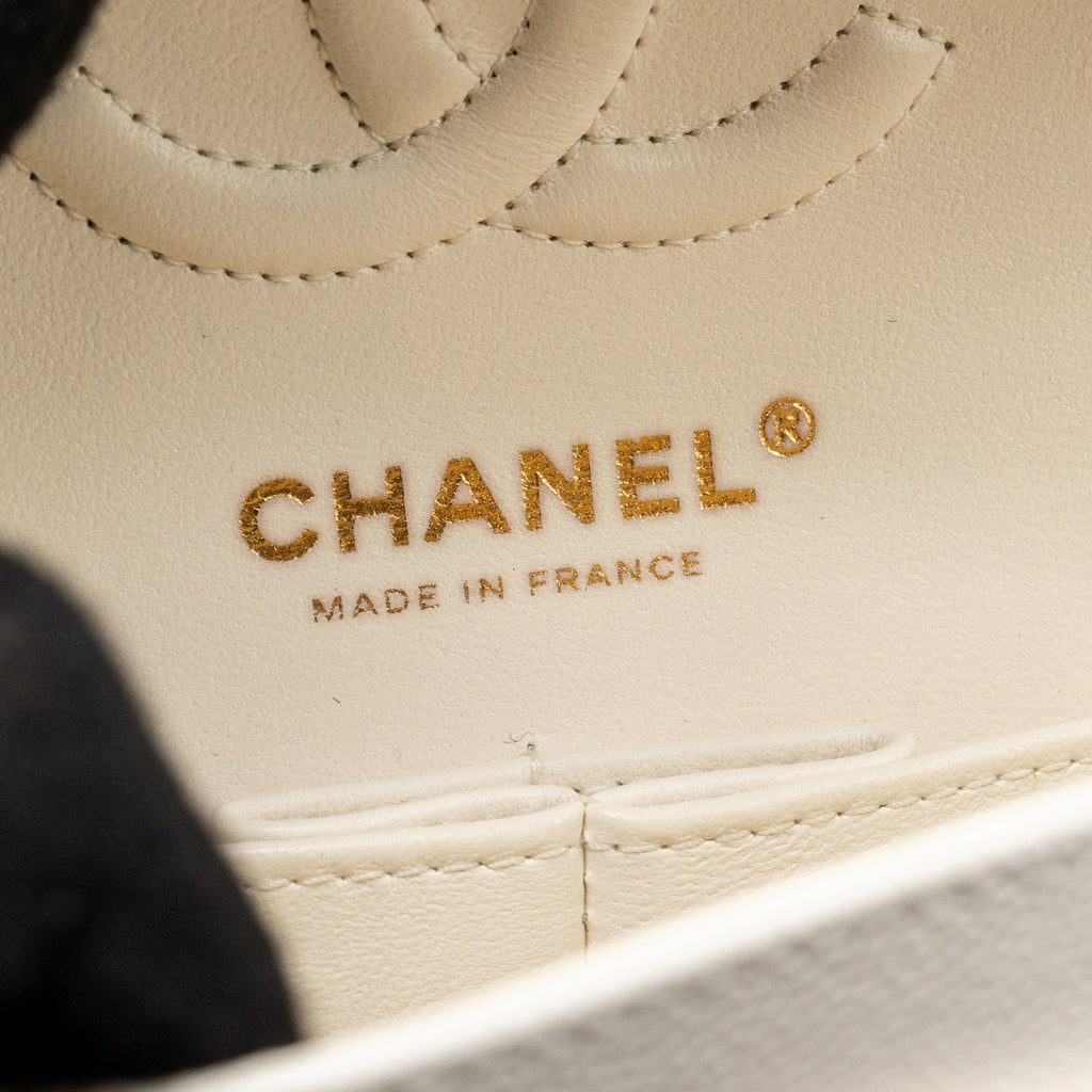 CHANEL SMALL CLASSIC DOUBLE FLAP BAG CAVIAR WHITE LGHW (MICROCHIP)