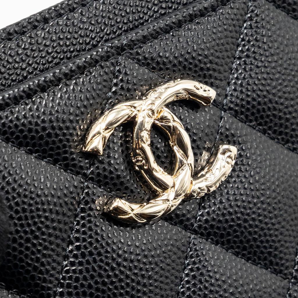 CHANEL GIANT DETAILED CC LOGO CARD HOLDER CAVIAR BLACK LGHW (MICROCHIP)