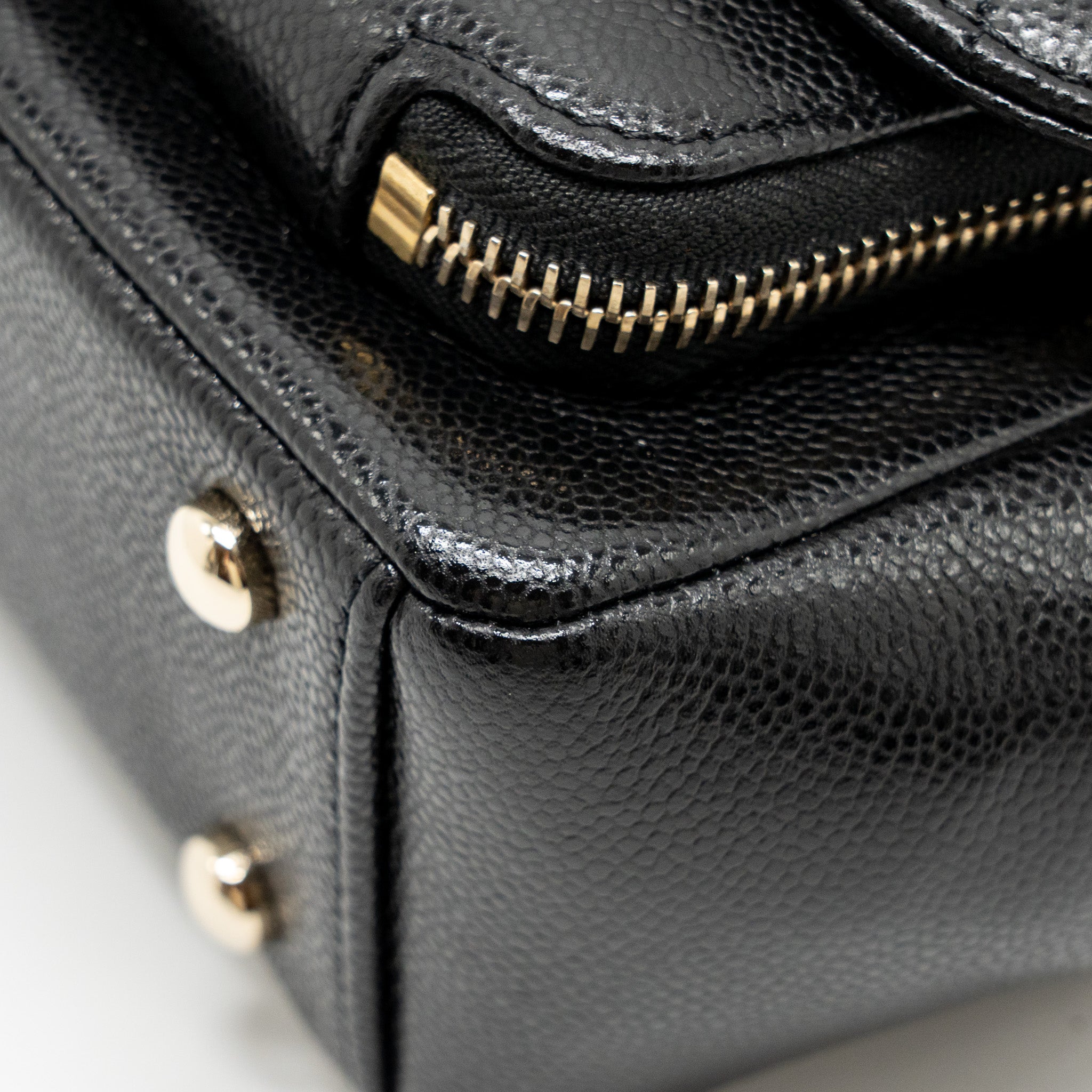 CHANEL SMALL BUSINESS AFFINITY CAVIAR BLACK LGHW (MICROCHIP)