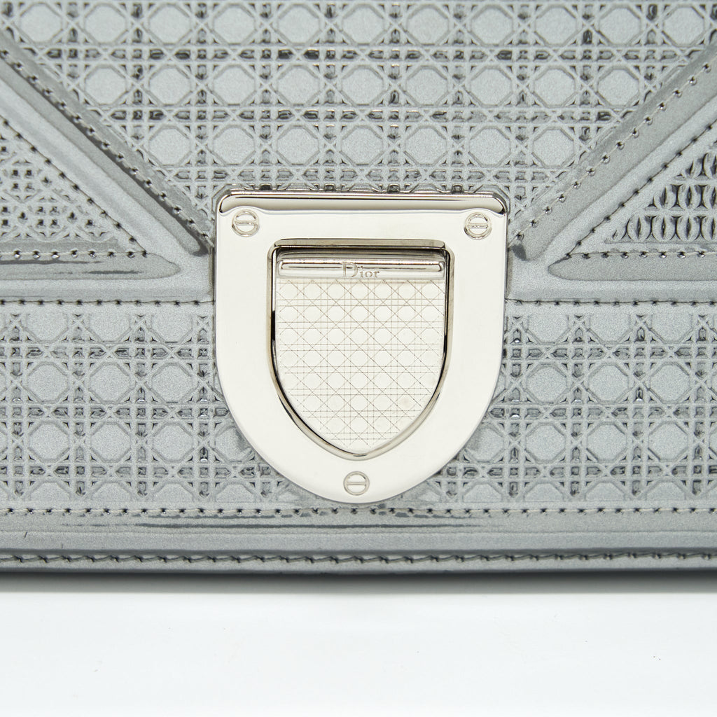 DIOR MEDIUM DIORAMA METALLIC SLIVER SHW
