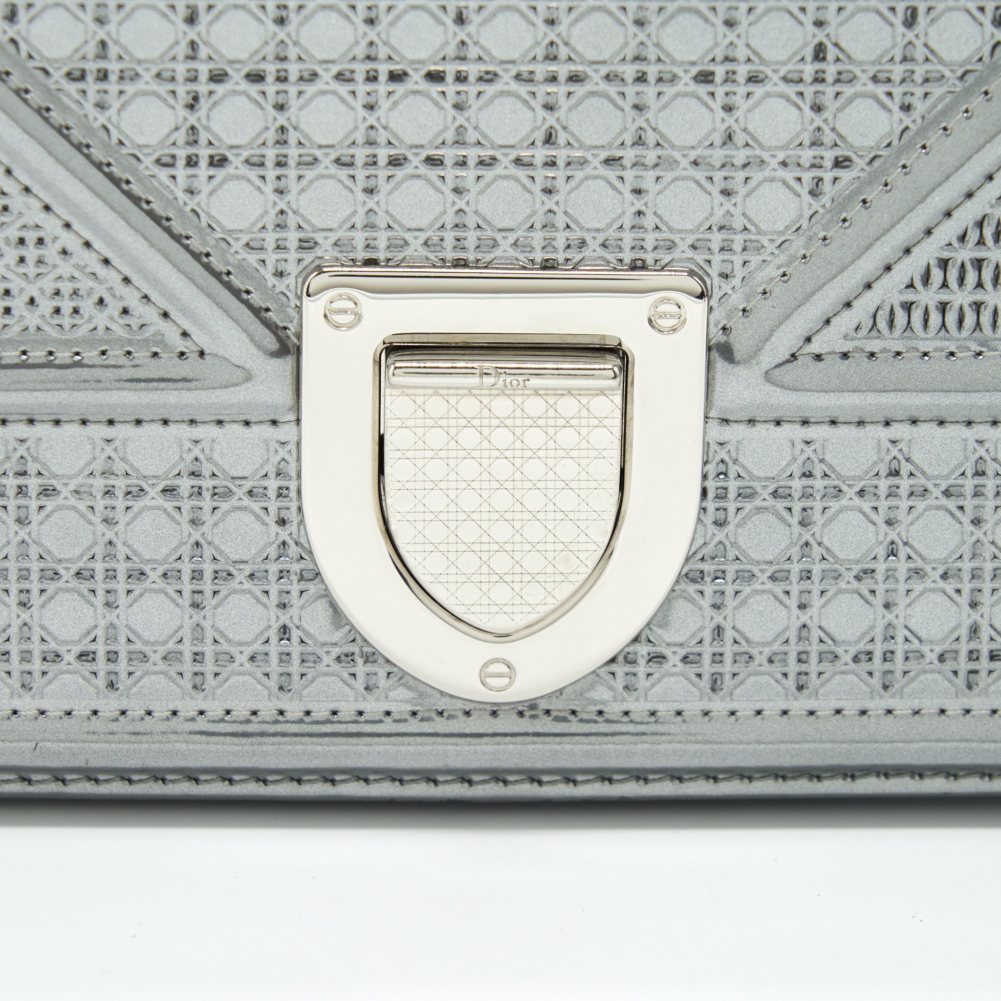 DIOR MEDIUM DIORAMA METALLIC SLIVER SHW