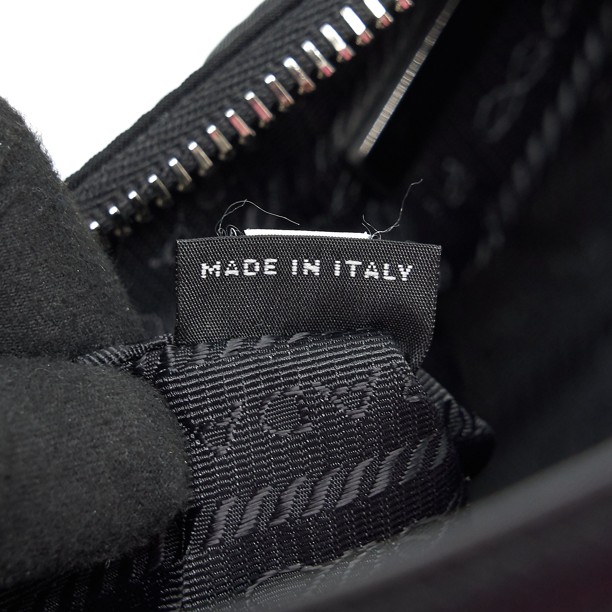 PRADA REEDITION 2005 NYLON BAG BLACK SHW