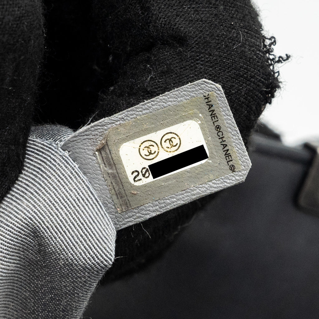CHANEL NEW MEDIUM BOY BAG SMOOTH CALFSKIN BLACK RUTHENIUM HARDWARE