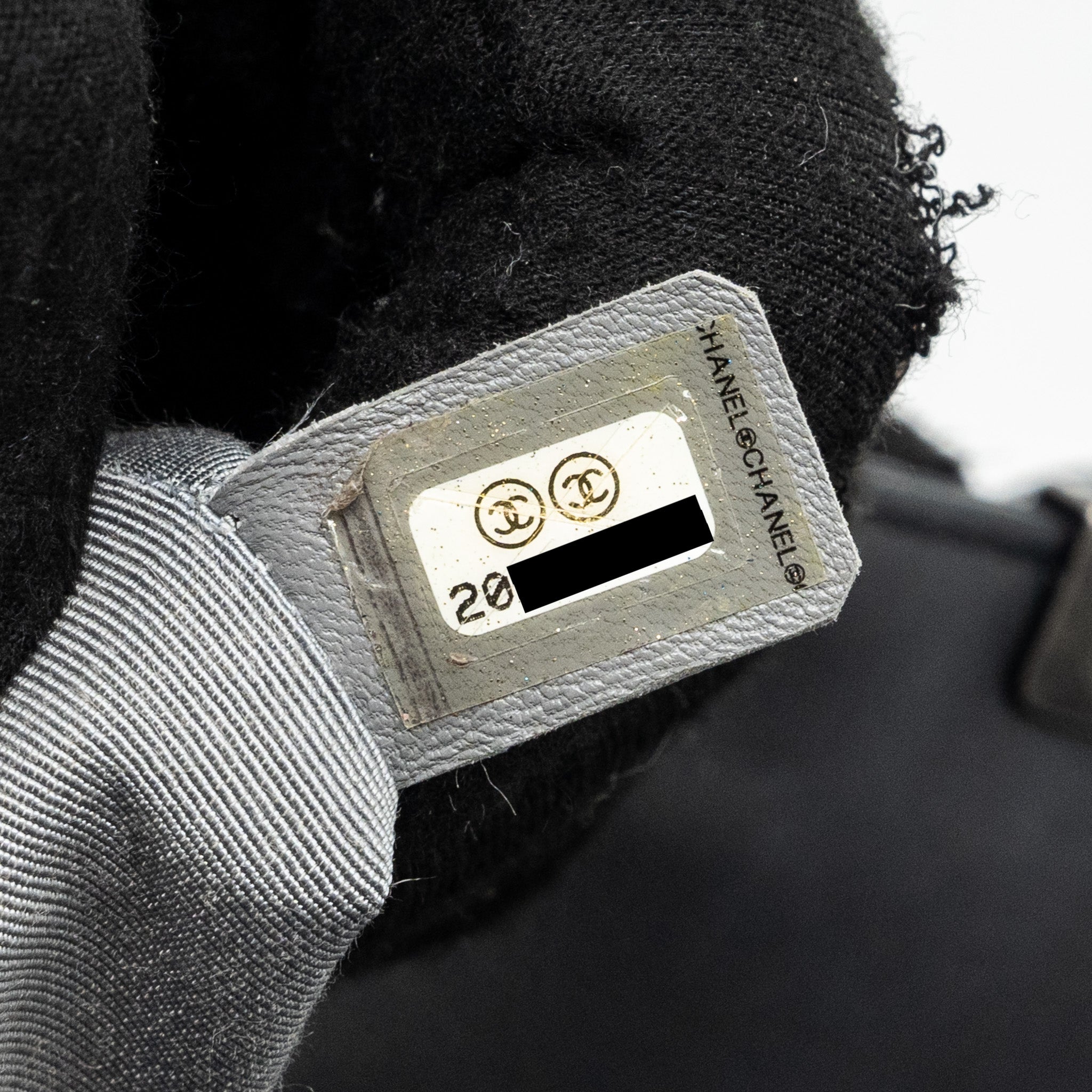CHANEL NEW MEDIUM BOY BAG SMOOTH CALFSKIN BLACK RUTHENIUM HARDWARE
