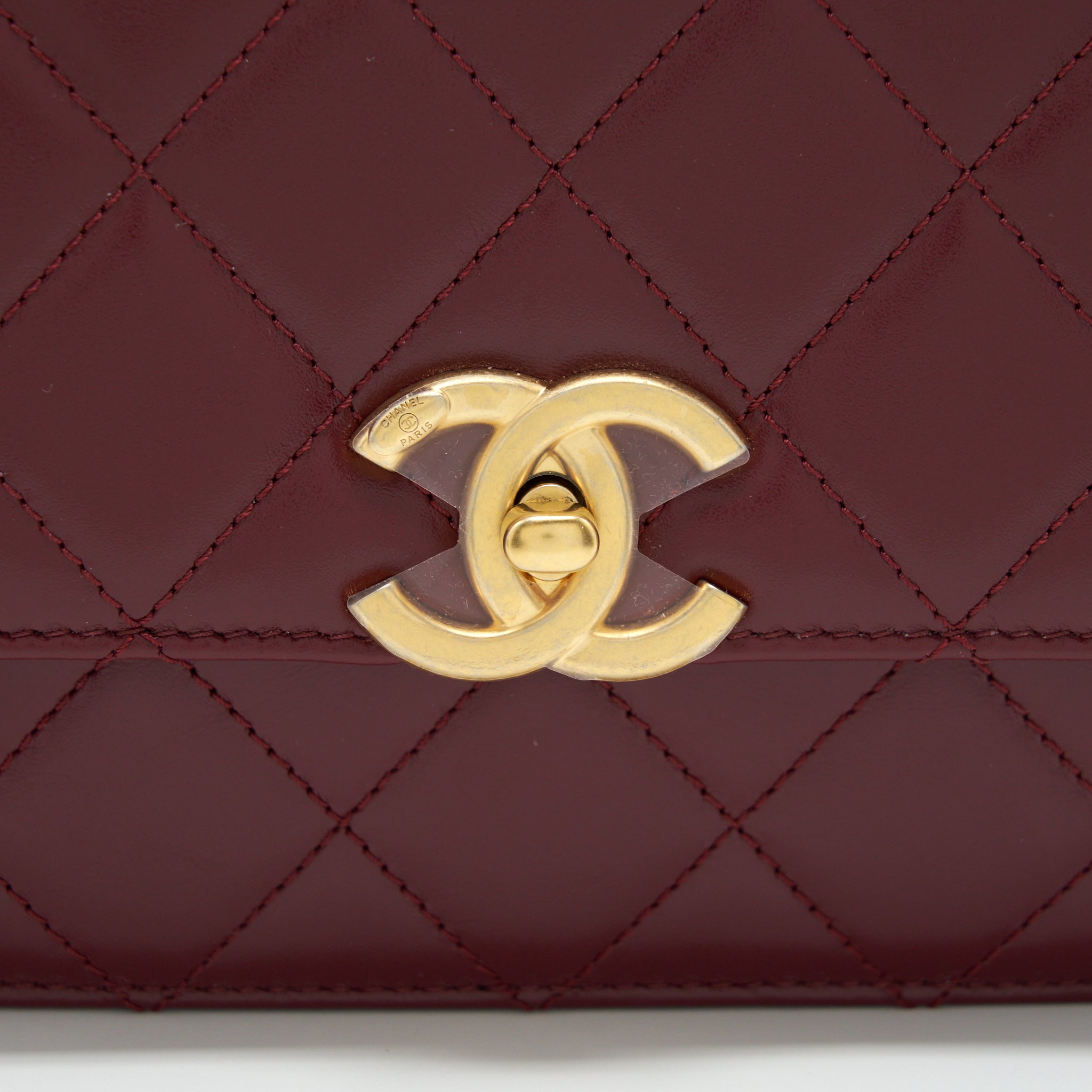 CHANEL 21A MEDIUM GOLD CRUSH FLAP BAG CALFSKIN NC635 BURGUNDY GHW (MICROCHIP)