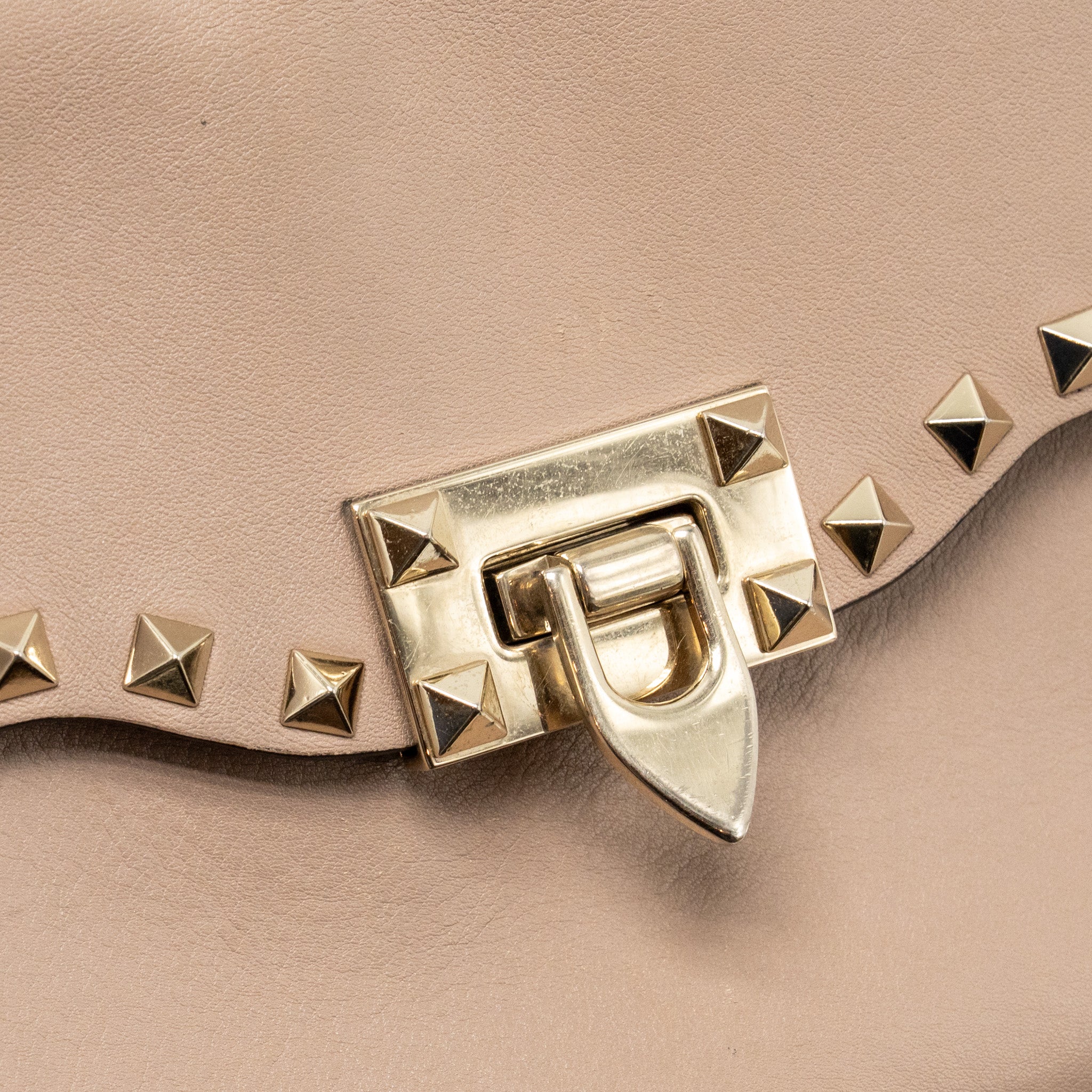 VALENTINO SMALL ROCKSTUD CROSSBODY BAG CALFSKIN BEIGE LGHW