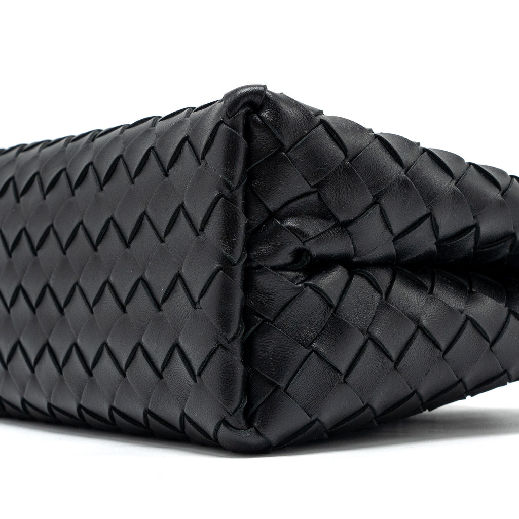 BOTTEGA VENETA SMALL ANDIAMO BAG LAMBSKIN BLACK GHW