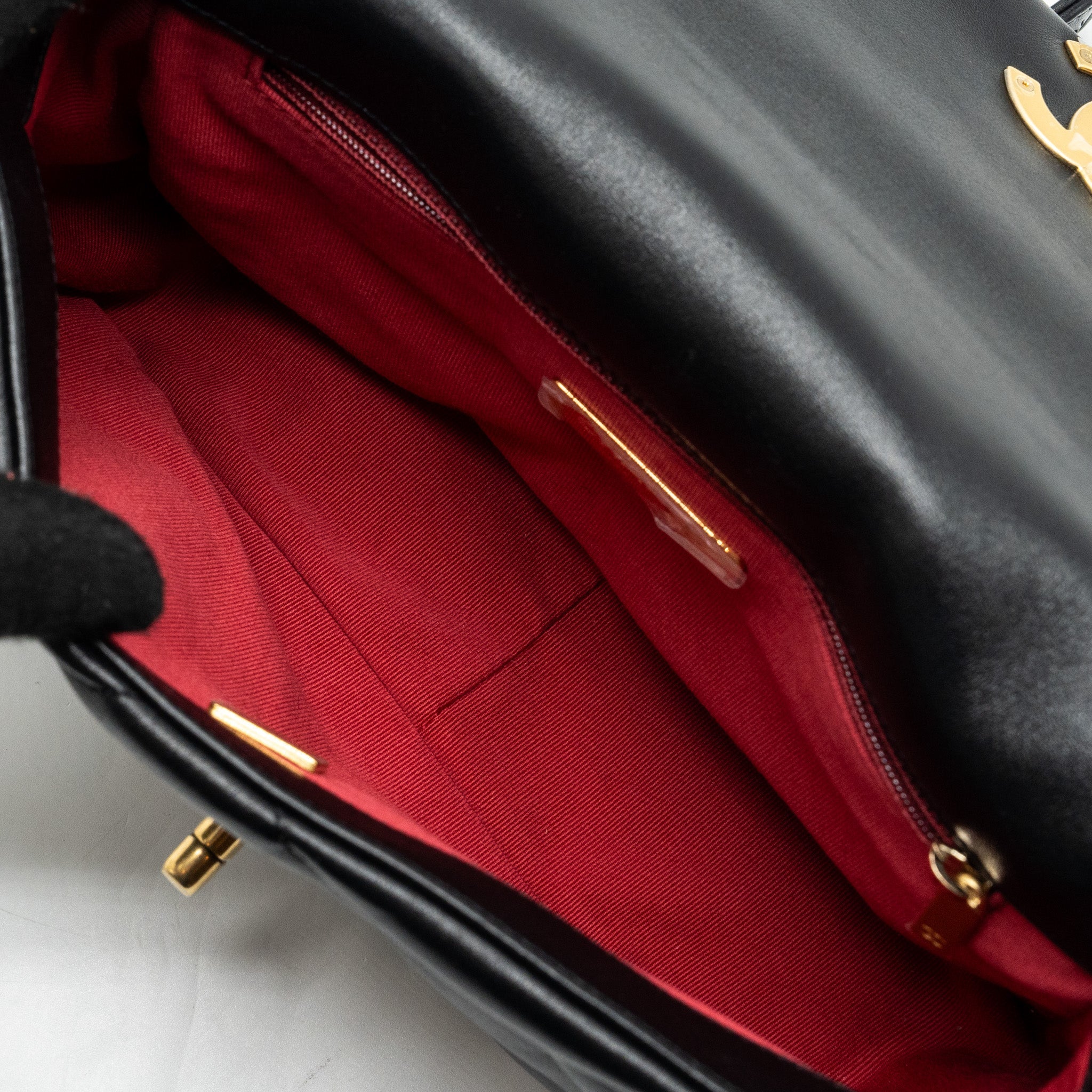 CHANEL SMALL 19 BAG LAMBSKIN BLACK MULTICOLOUR HARDWARE (MICROCHIP)