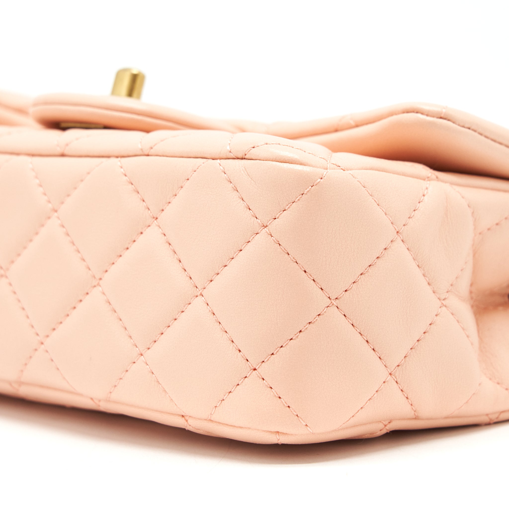 CHANEL 22C PEARL CRUSH MINI RECTANGULAR FLAP BAG LAMBSKIN LIGHT ORANGE / PEACH GHW