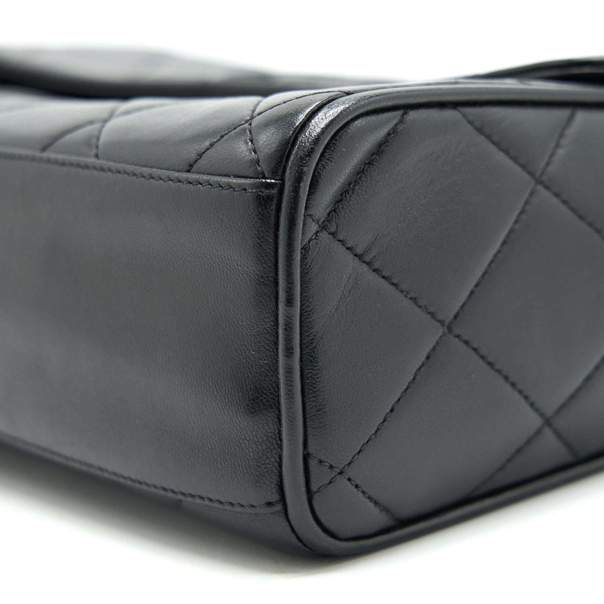 CHANEL VINTAGE CC LOGO FLAP BAG WITH STRAP SO BLACK
