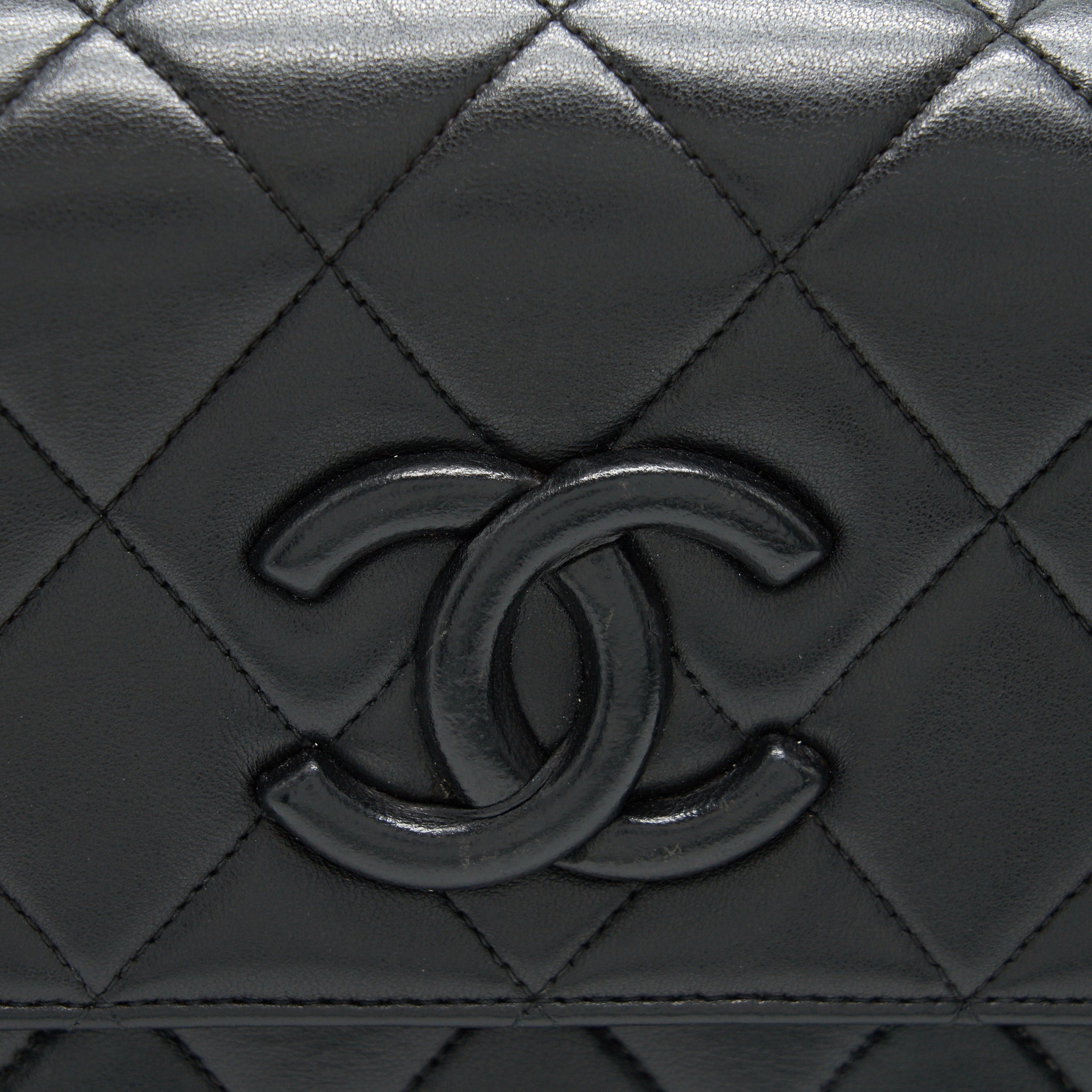CHANEL VINTAGE CC LOGO FLAP BAG WITH STRAP SO BLACK
