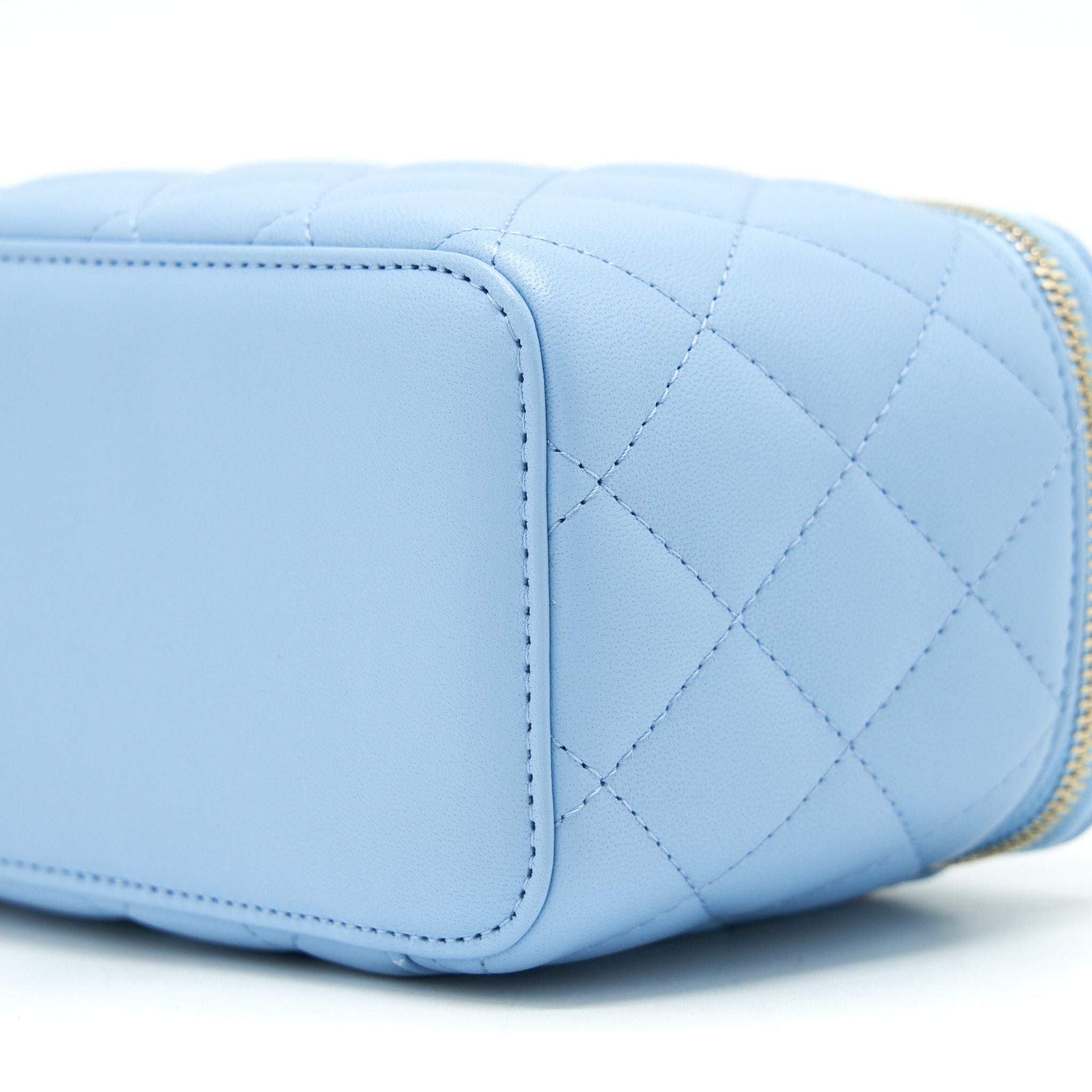 CHANEL 22S PEARL CRUSH LONG VANITY WITH CHAIN LAMBSKIN BLUE GHW