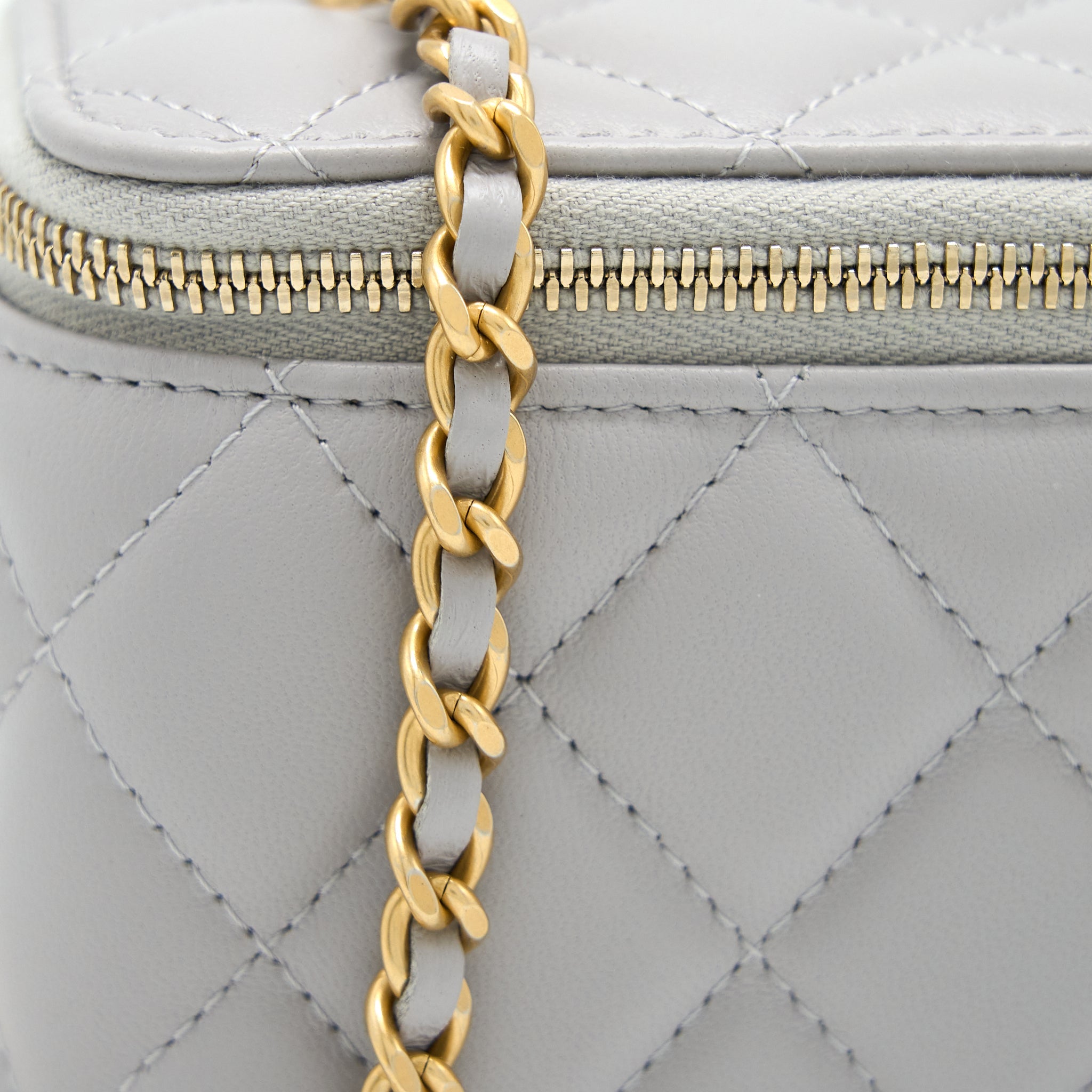 CHANEL 22B PEARL CRUSH LONG VANITY WITH CHAIN LAMBSKIN GREY GHW