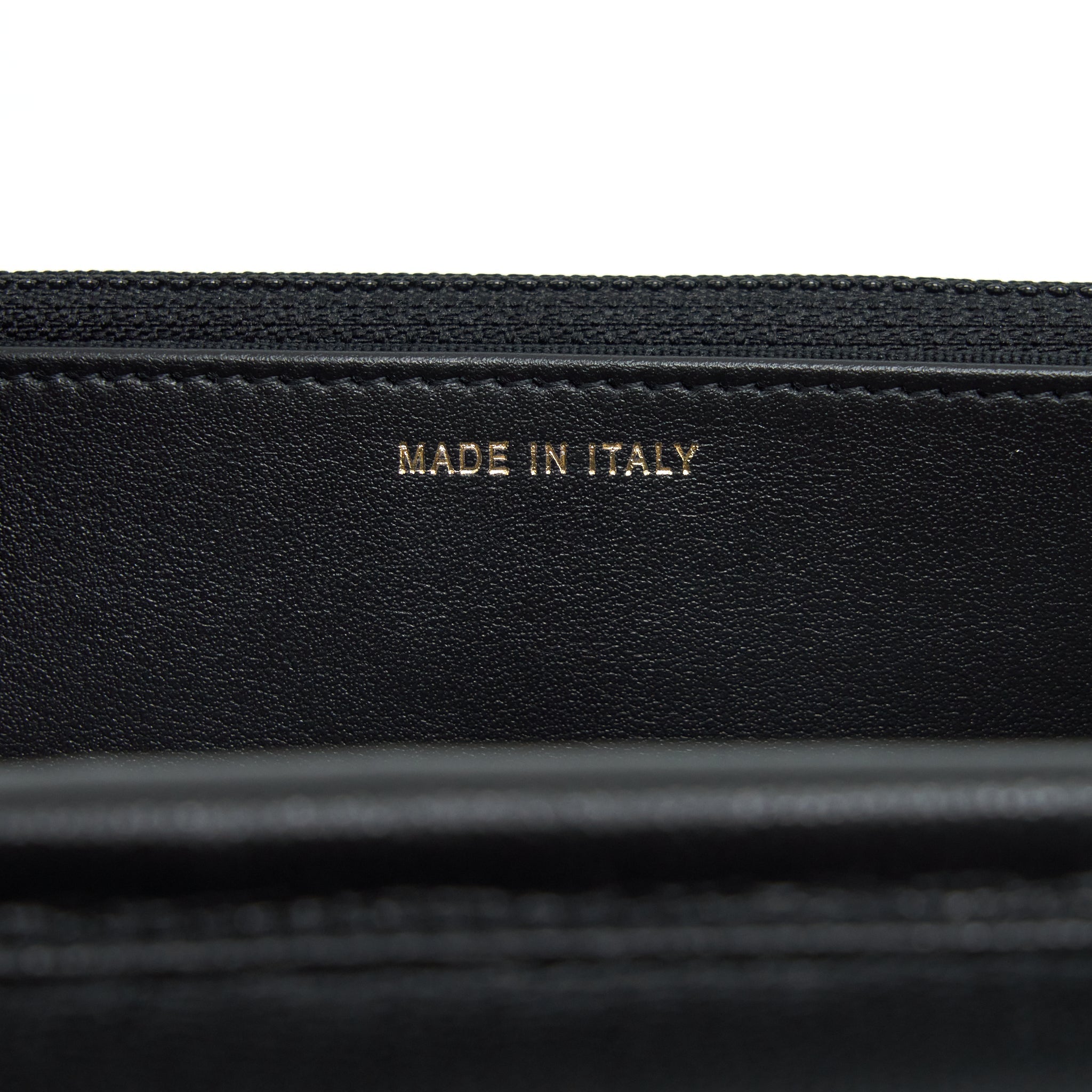 CHANEL 22S DETAIL CC LOGO WALLET ON CHAIN CAVIAR BLACK LGHW (MICROCHIP)