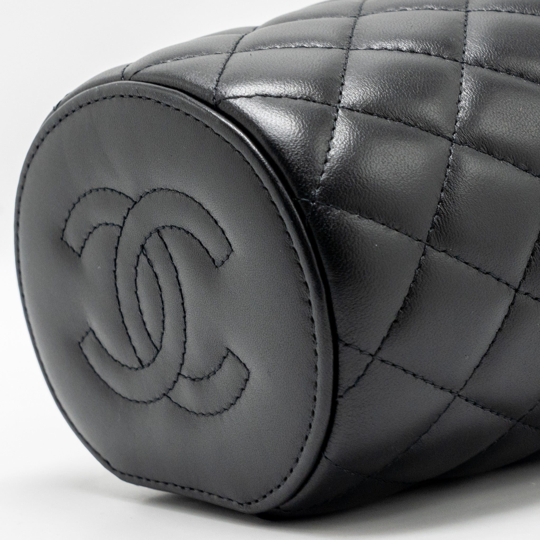 CHANEL AFTERNOON TEA TOP HANDLE VANITY CASE WITH CHAIN LAMBSKIN BLACK GHW (MICROCHIP)