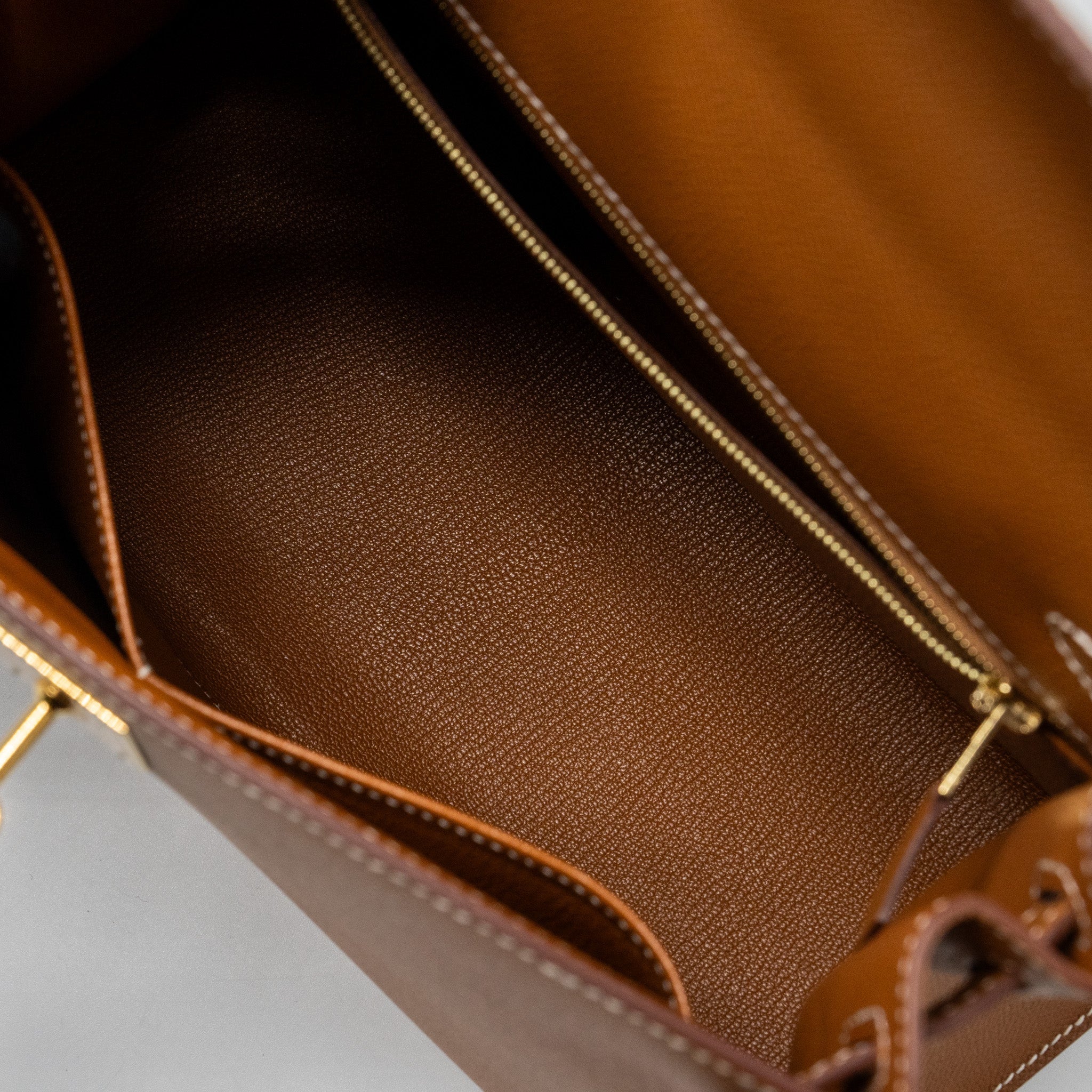 HERMES KELLY 28 SELLIER EPSOM GOLD GHW