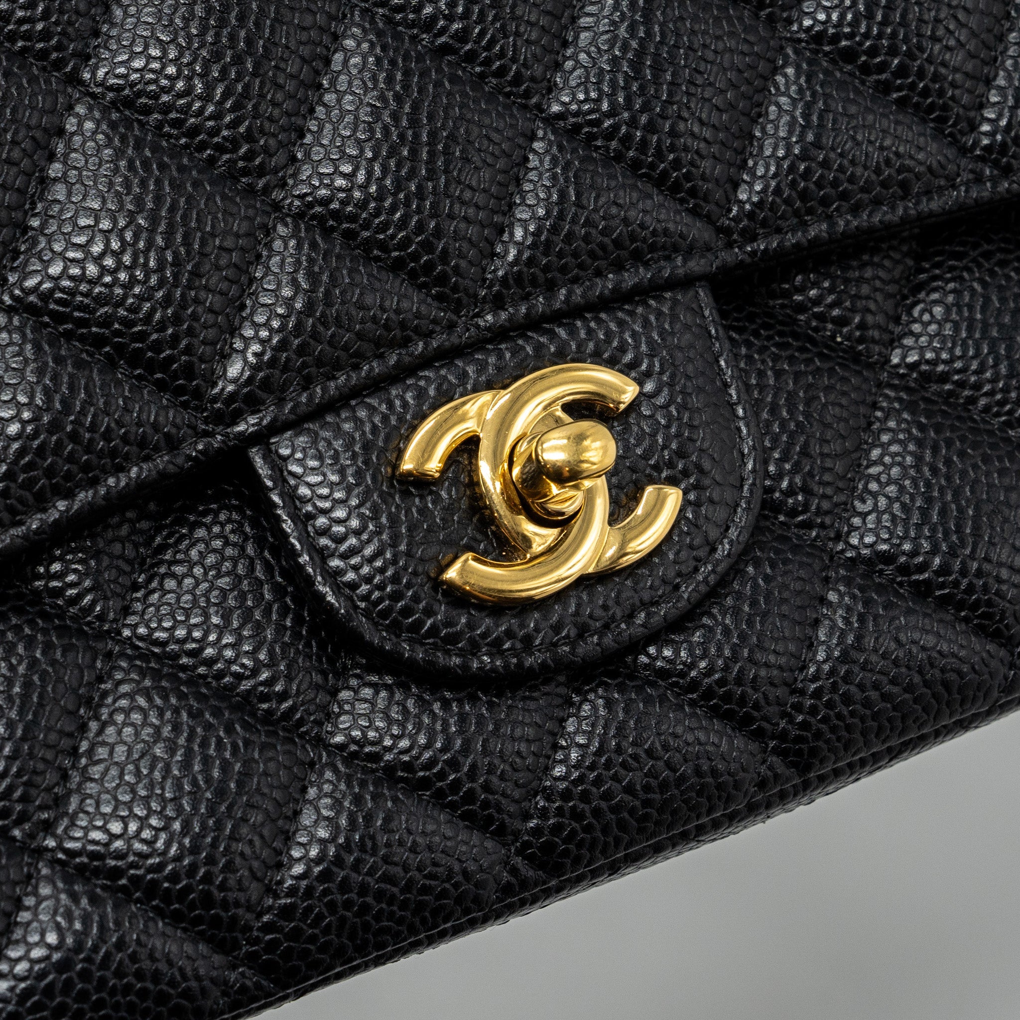 CHANEL MEDIUM CLASSIC DOUBLE FLAP BAG CAVIAR BLACK GHW