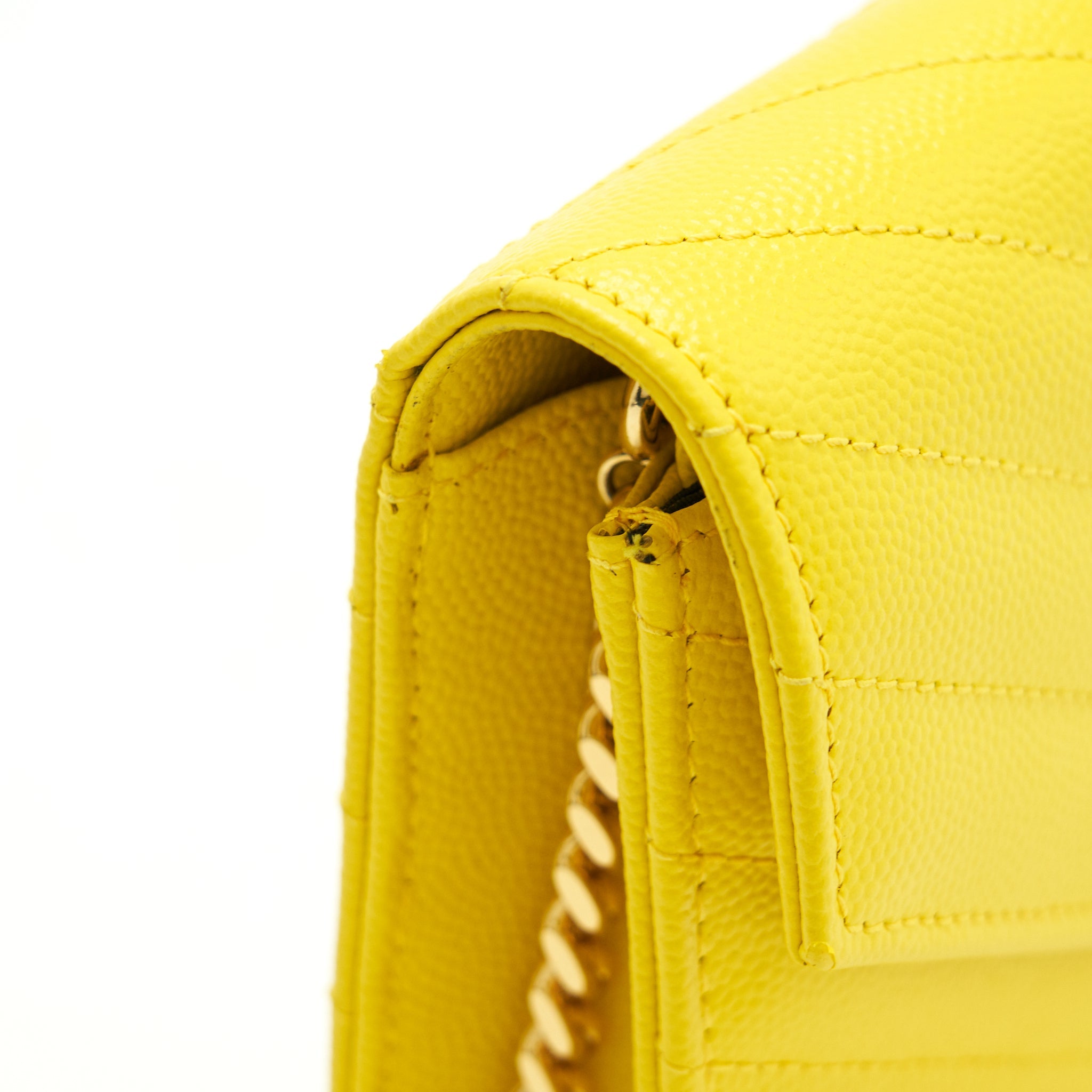 SAINT LAURENT /YSL ENVELOPE WALLET ON CHAIN GRAINED CALFSKIN YELLOW GHW
