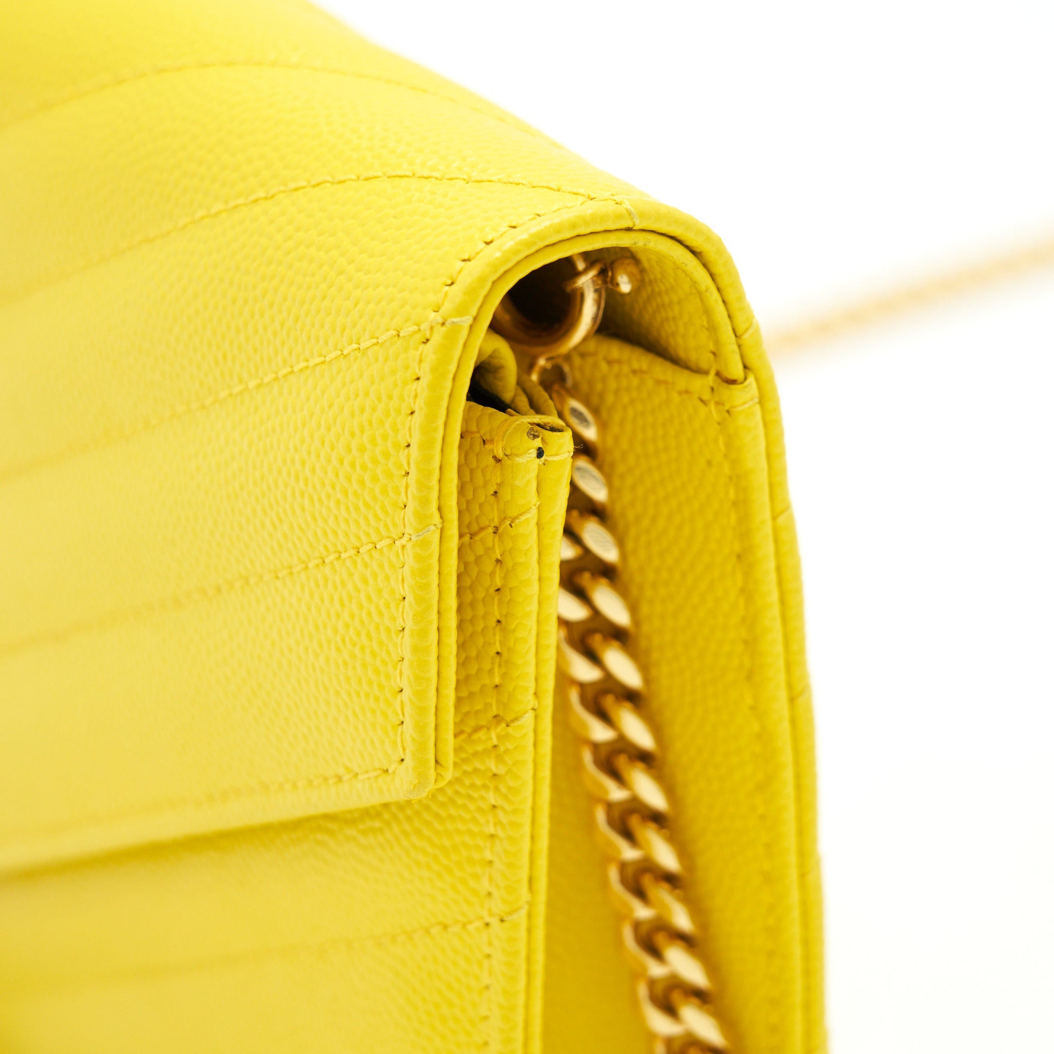 SAINT LAURENT /YSL ENVELOPE WALLET ON CHAIN GRAINED CALFSKIN YELLOW GHW